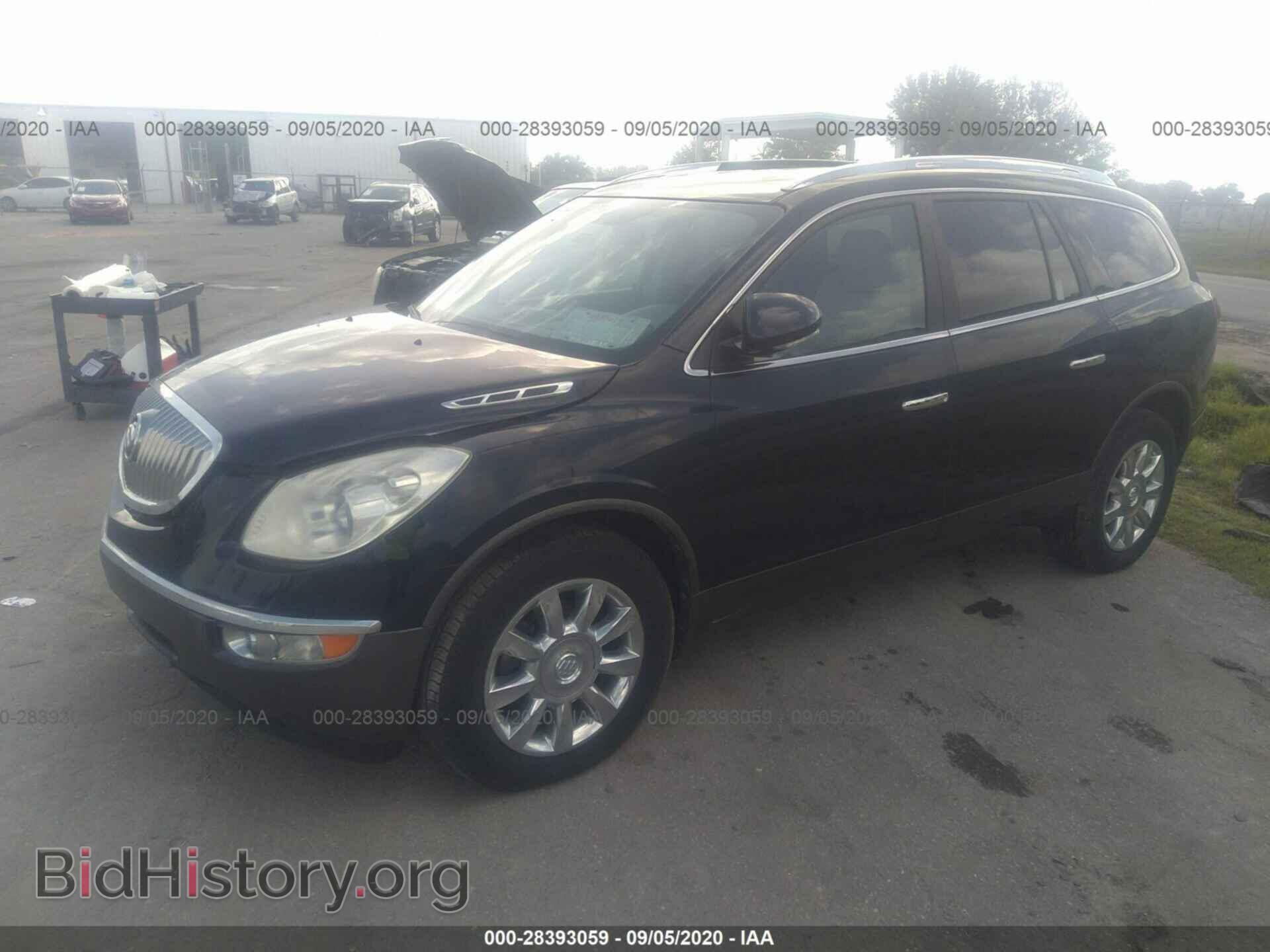 2011 BUICK ENCLAVE - VIN: 5GAKRCED9BJ382507 - Фото 2