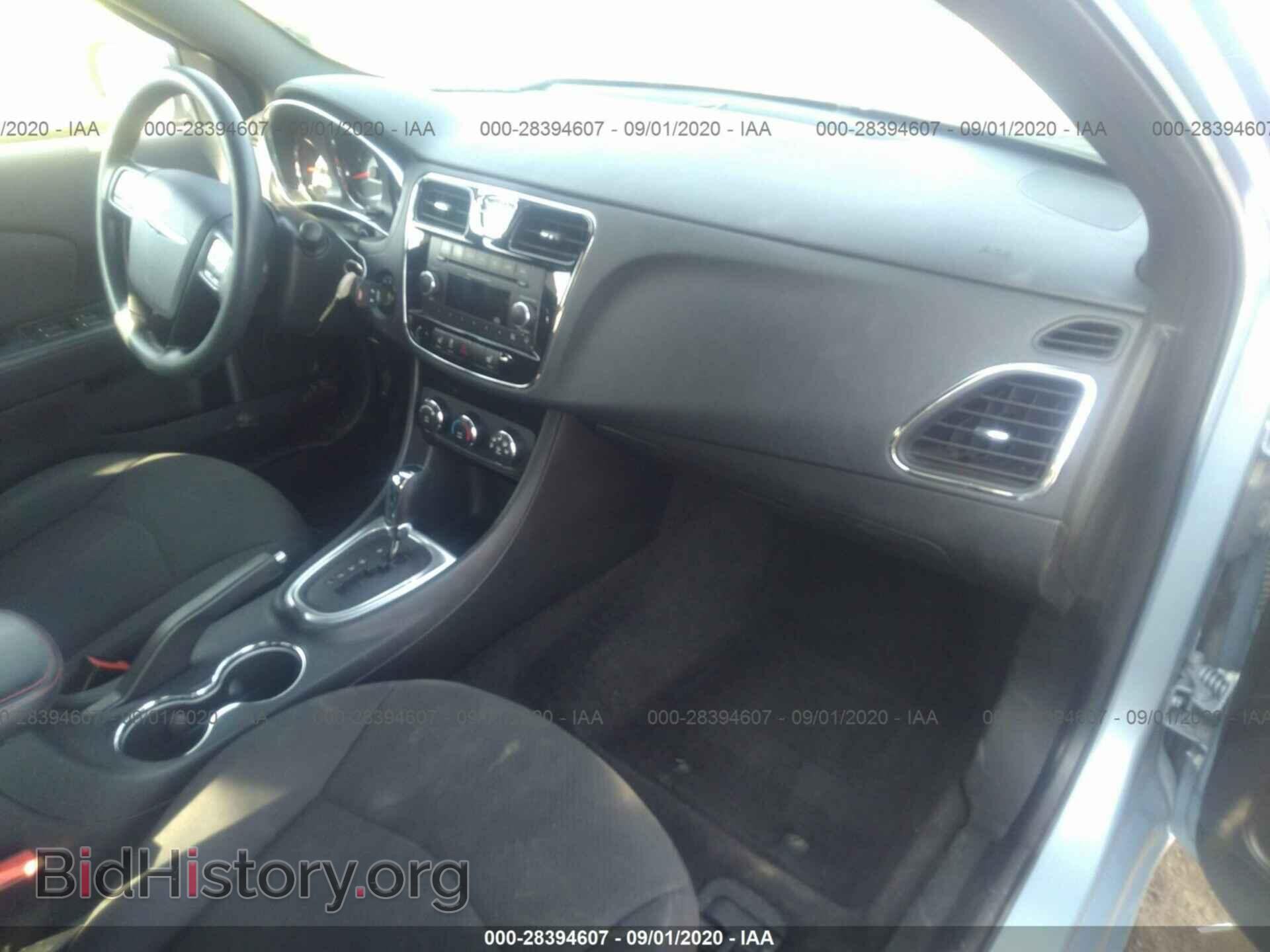 2012 CHRYSLER 200 - VIN: 1C3CCBAGXCN226070 - Фото 5