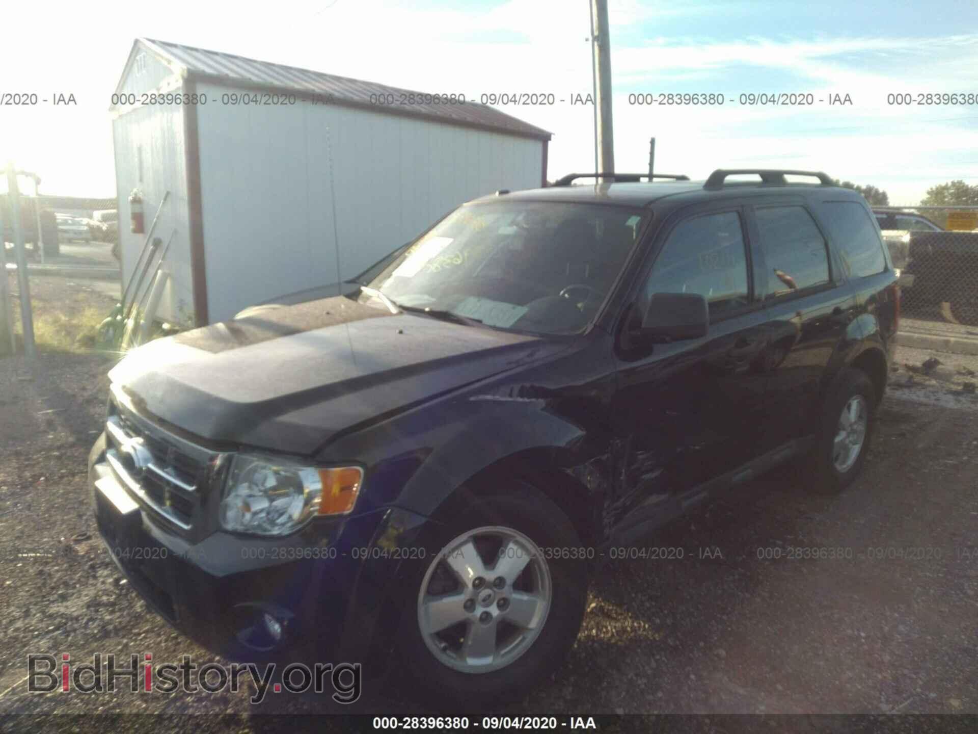 2011 FORD ESCAPE - VIN: 1FMCU9D74BKB51620 - Photo 2