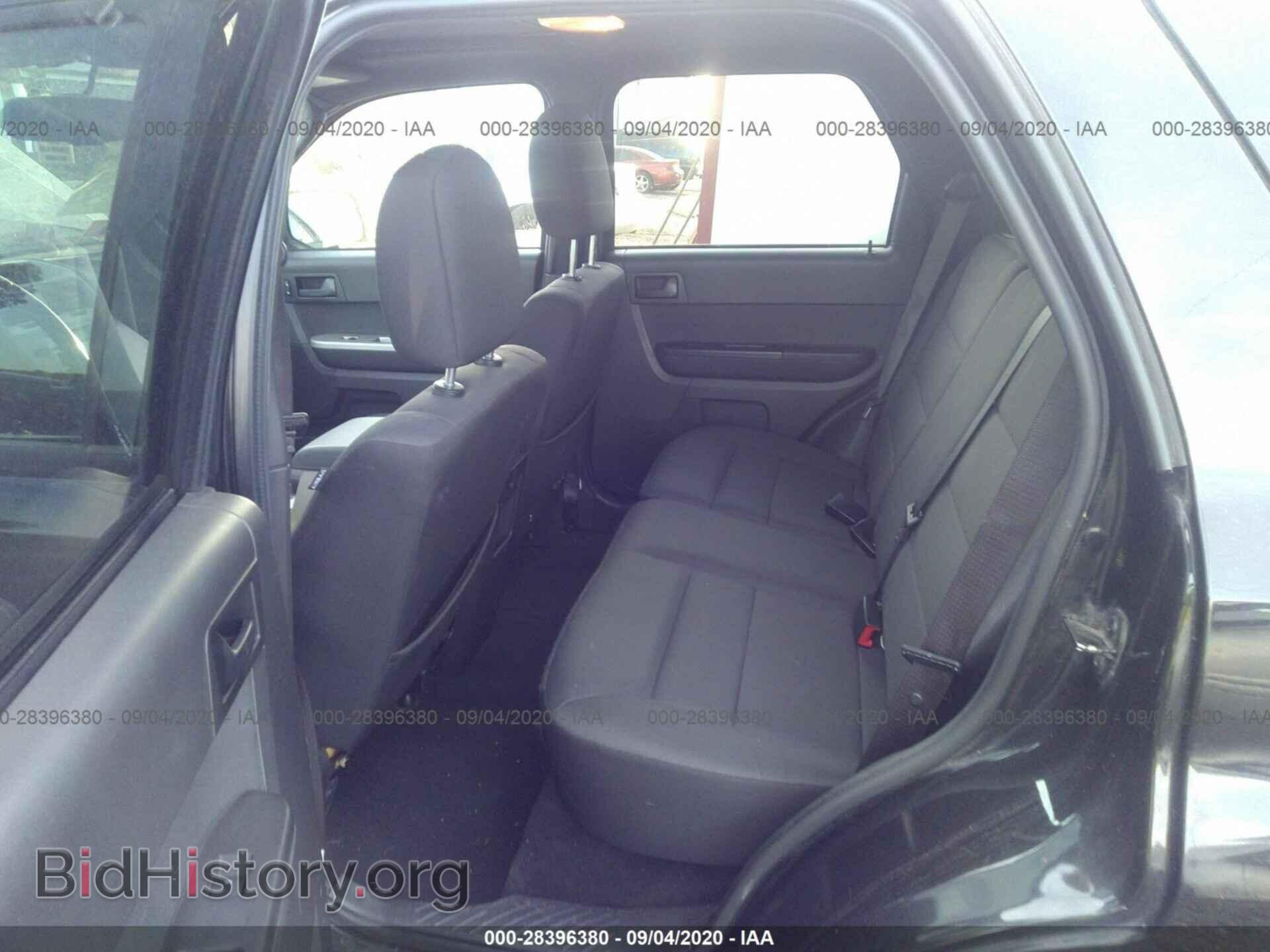 2011 FORD ESCAPE - VIN: 1FMCU9D74BKB51620 - Photo 8