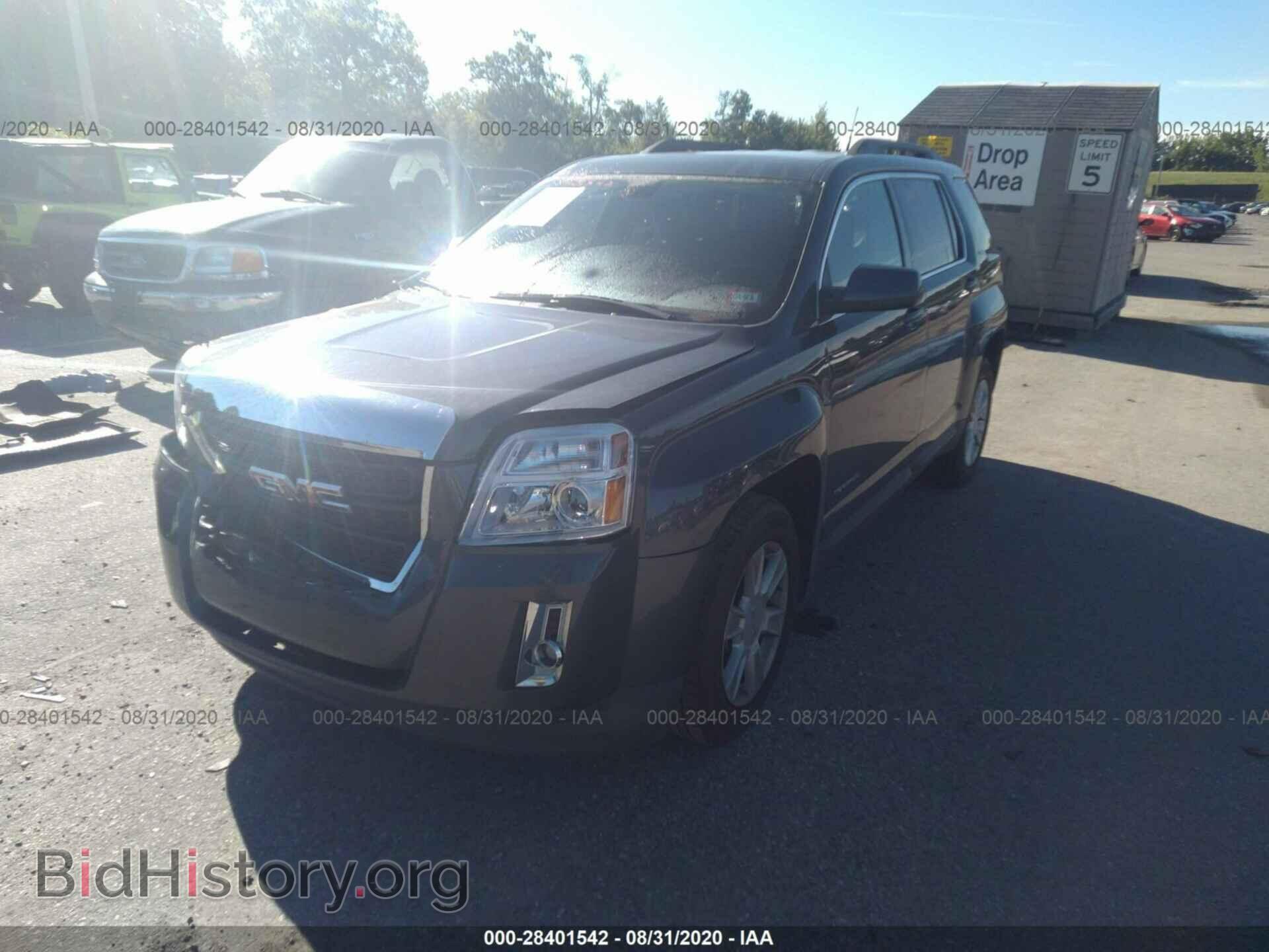 2010 GMC TERRAIN - VIN: 2CTFLEEW0A6335039 - Photo 2
