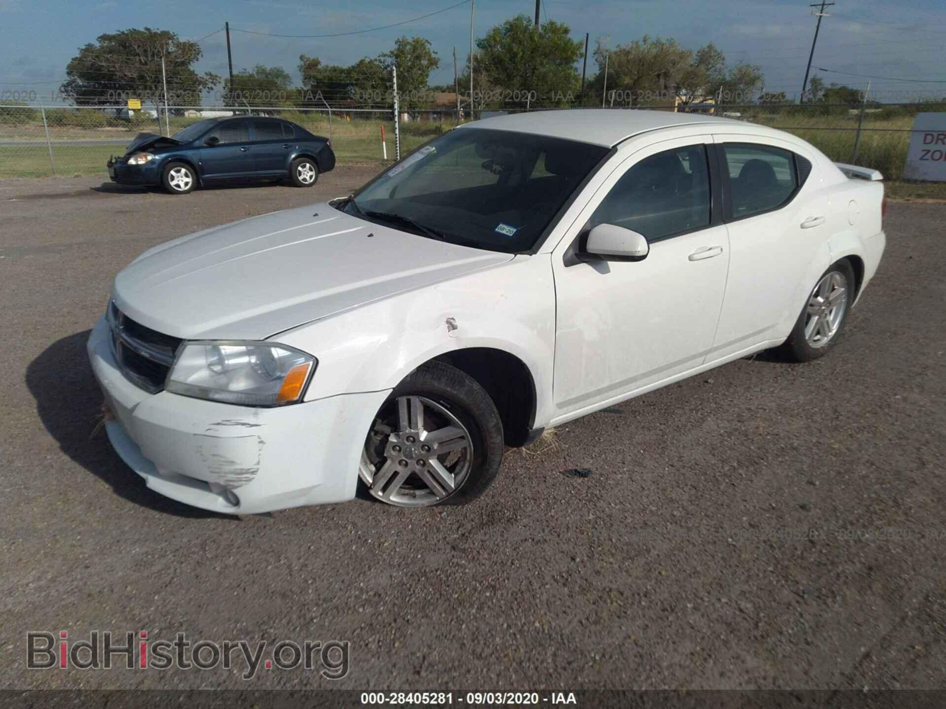 2010 DODGE AVENGER - VIN: 1B3CC5FB0AN134555 - Фото 2