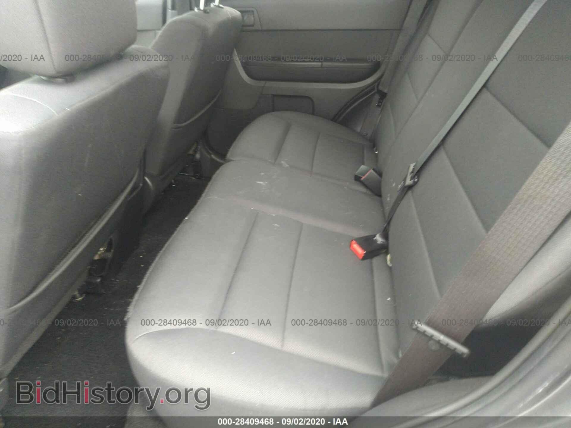 2011 FORD ESCAPE - VIN: 1FMCU0D75BKB63044 - Photo 8