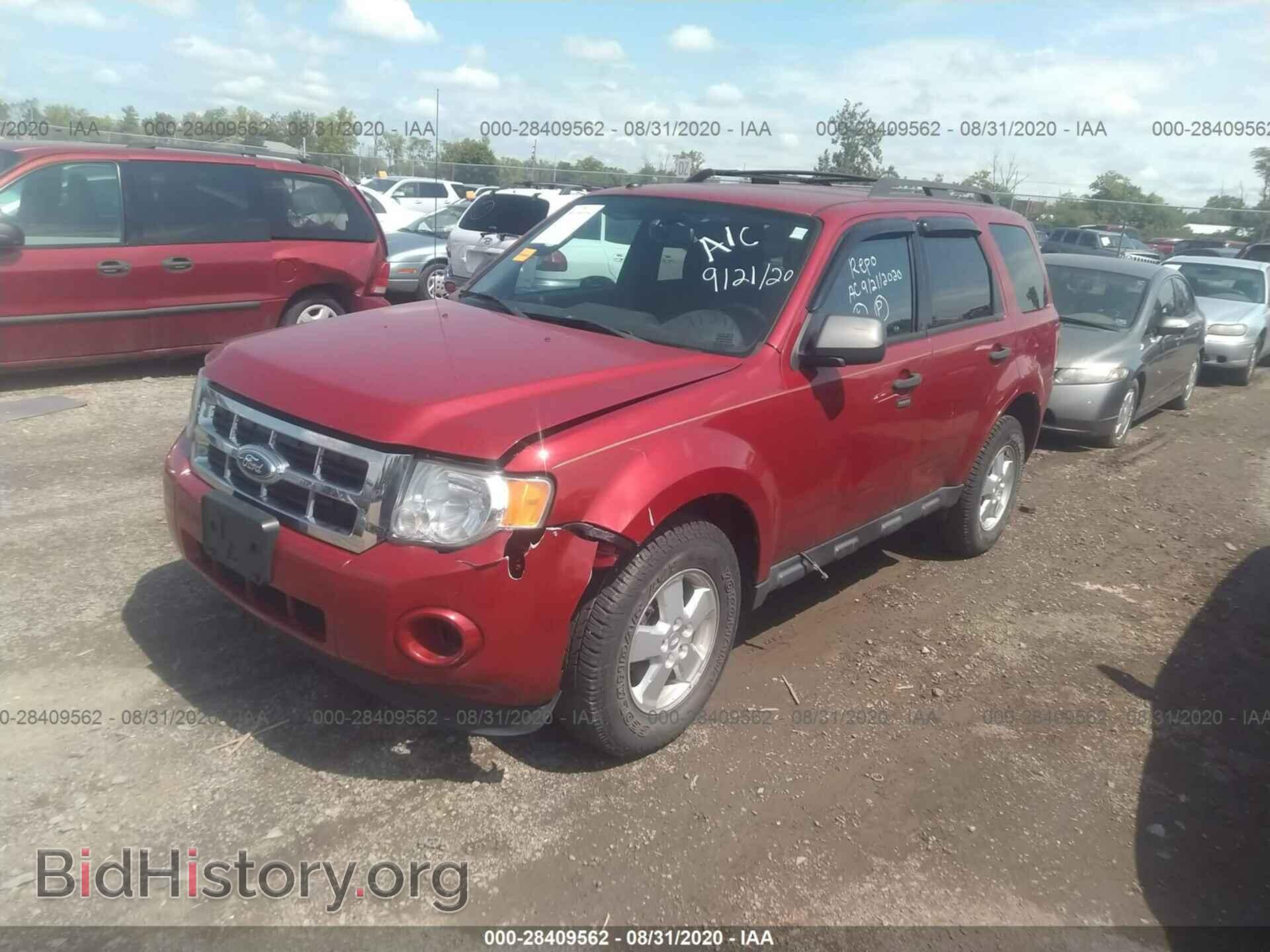 2011 FORD ESCAPE - VIN: 1FMCU9DG6BKB01799 - Фото 2