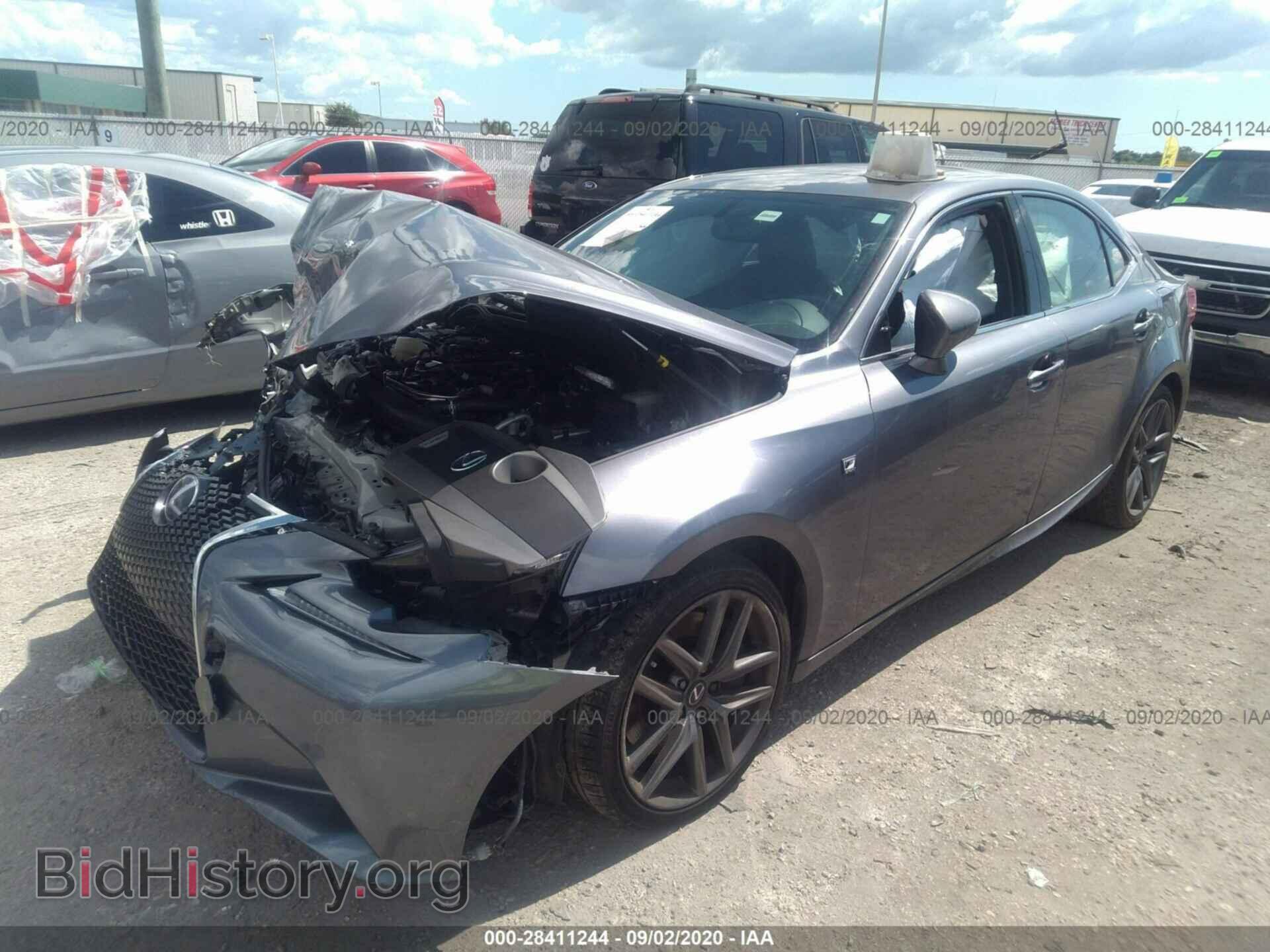 2016 LEXUS IS 200T - VIN: JTHBA1D22G5004666 - Фото 2