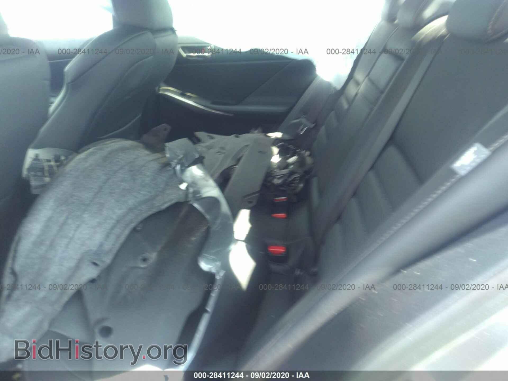 2016 LEXUS IS 200T - VIN: JTHBA1D22G5004666 - Фото 8