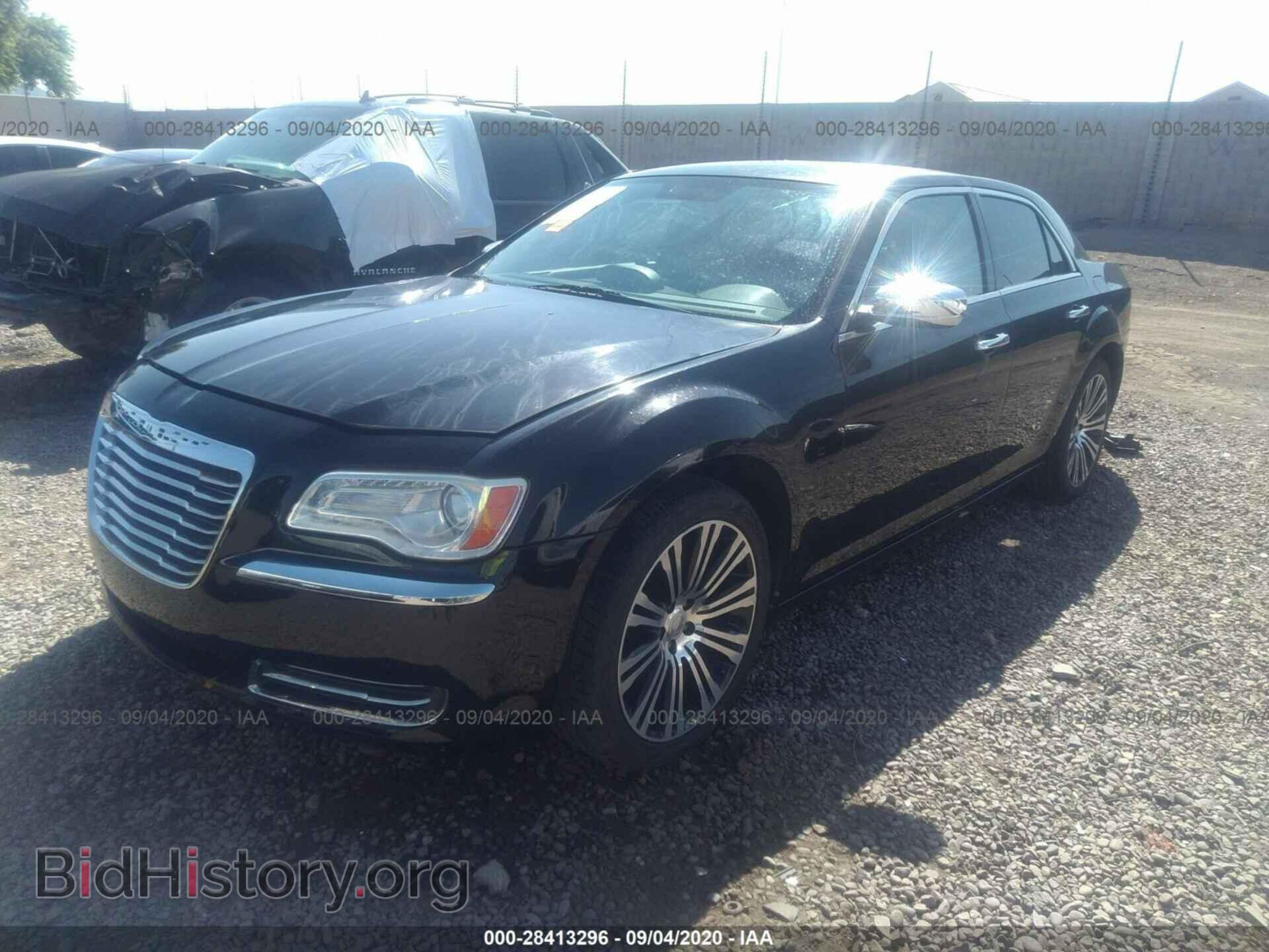 2012 CHRYSLER 300 - VIN: 2C3CCACG3CH242420 - Фото 2