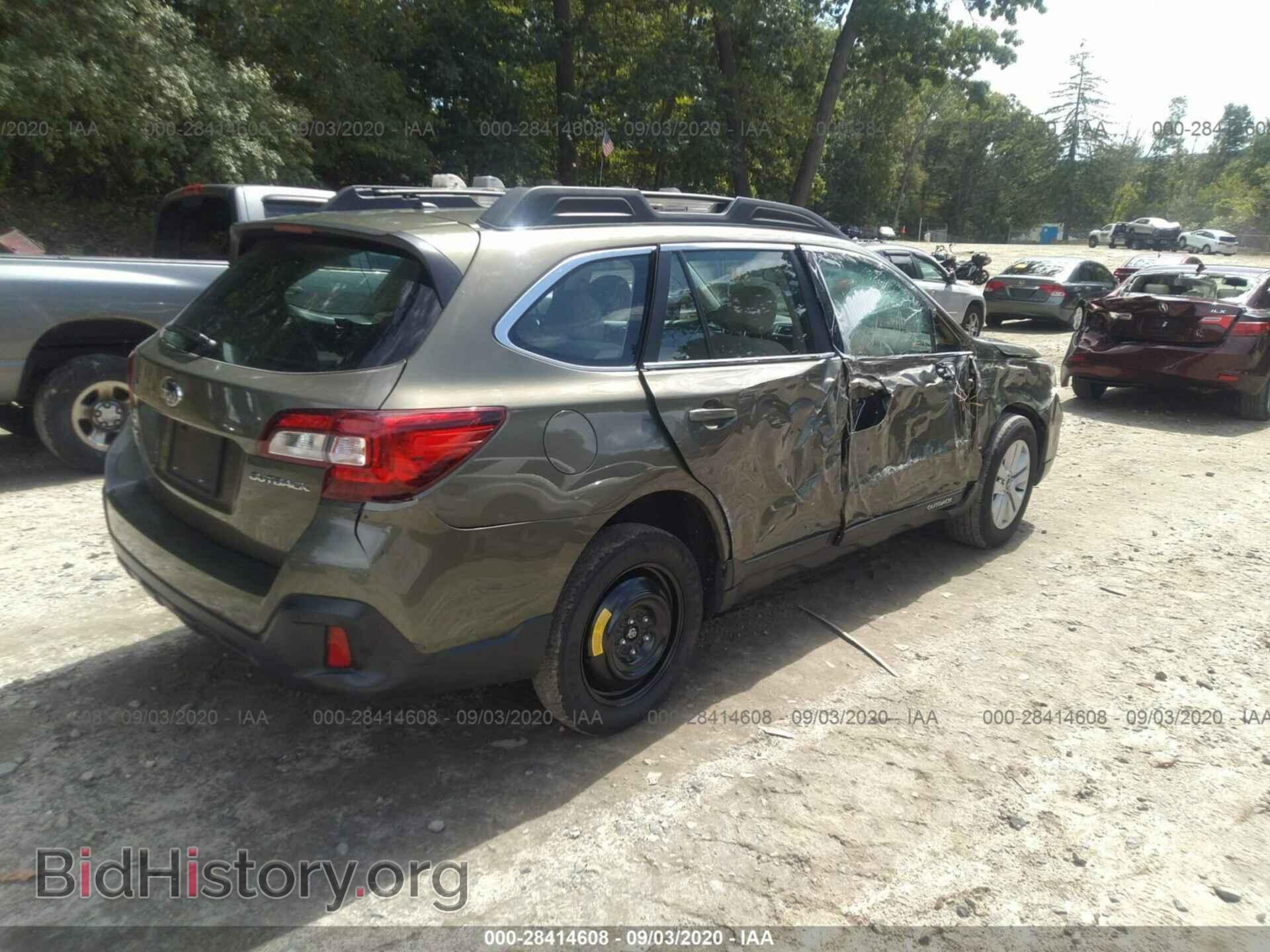 2019 SUBARU OUTBACK - VIN: 4S4BSABC6K3205982 - Фото 4