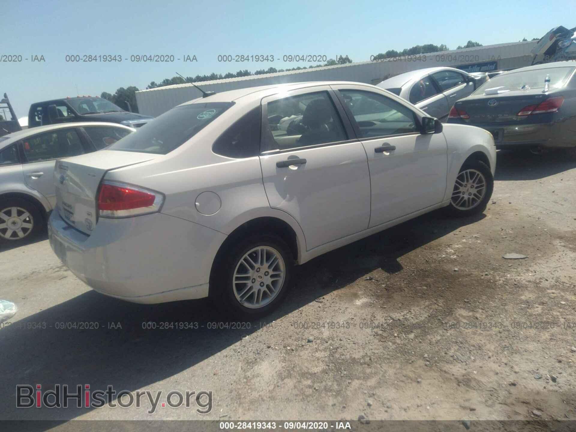 2011 FORD FOCUS - VIN: 1FAHP3FN6BW141762 - Фото 4