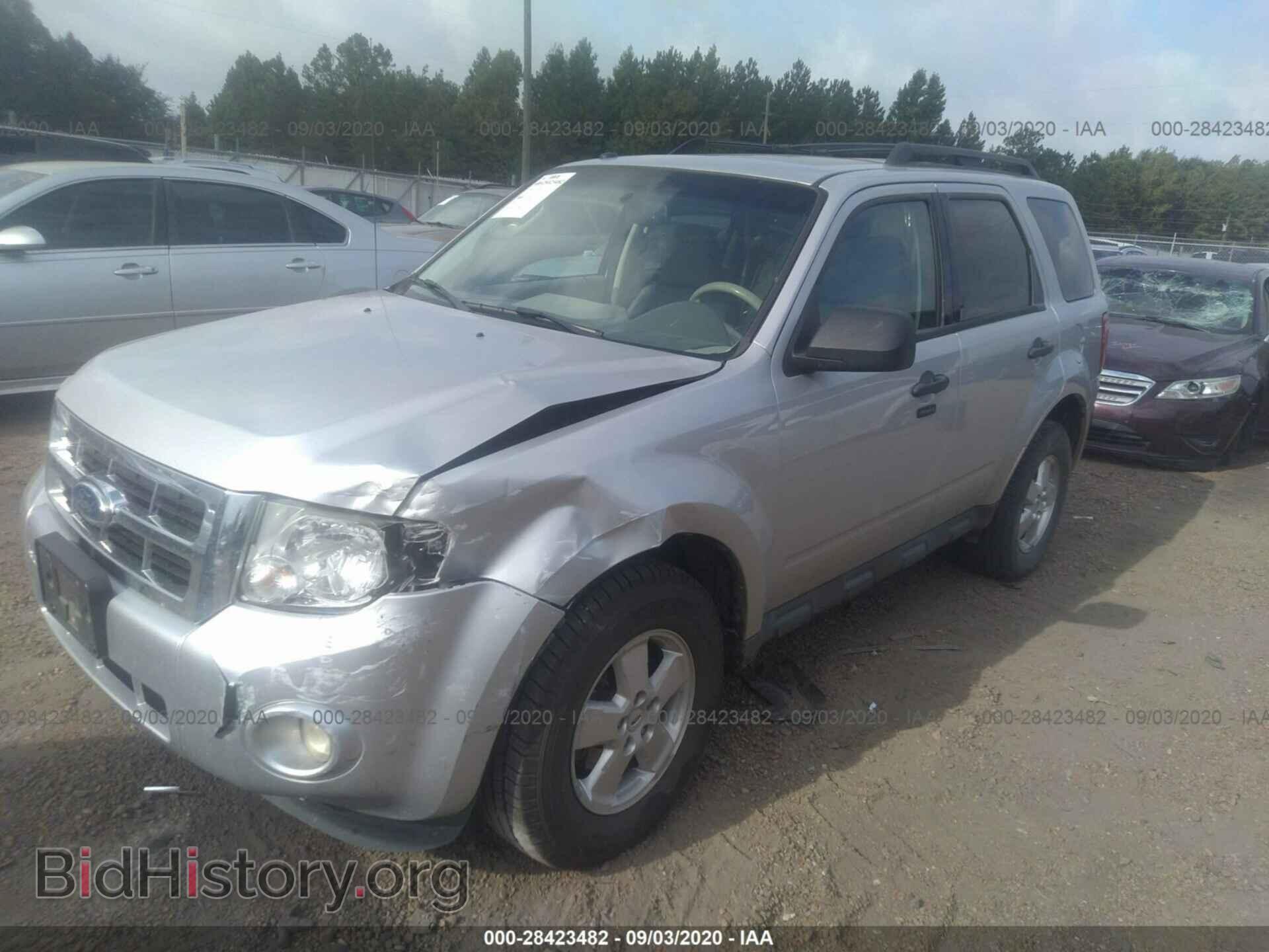 2011 FORD ESCAPE - VIN: 1FMCU0DG2BKB63650 - Photo 2