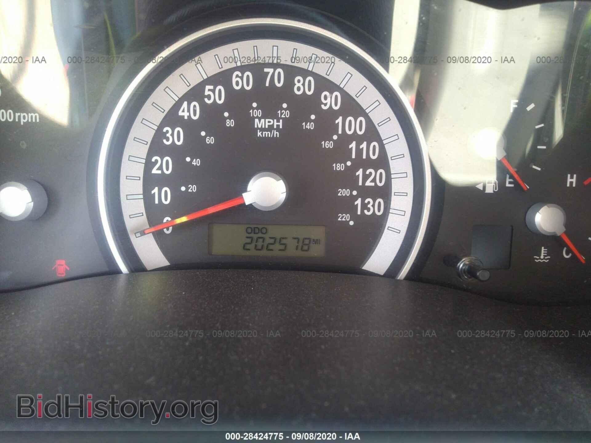 2007 HYUNDAI ENTOURAGE - VIN: KNDMC233576015465 - Фото 7