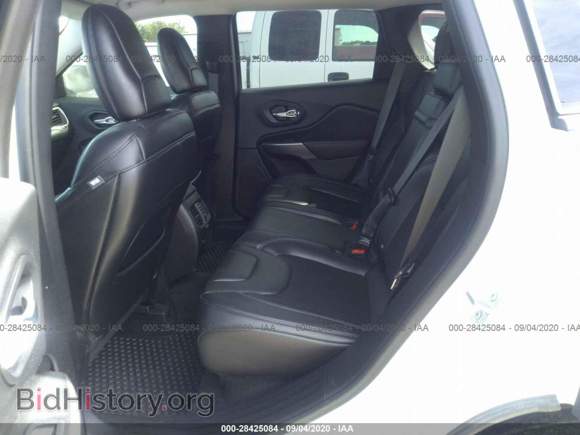 2019 JEEP CHEROKEE - VIN: 1C4PJLLX0KD143600 - Photo 8