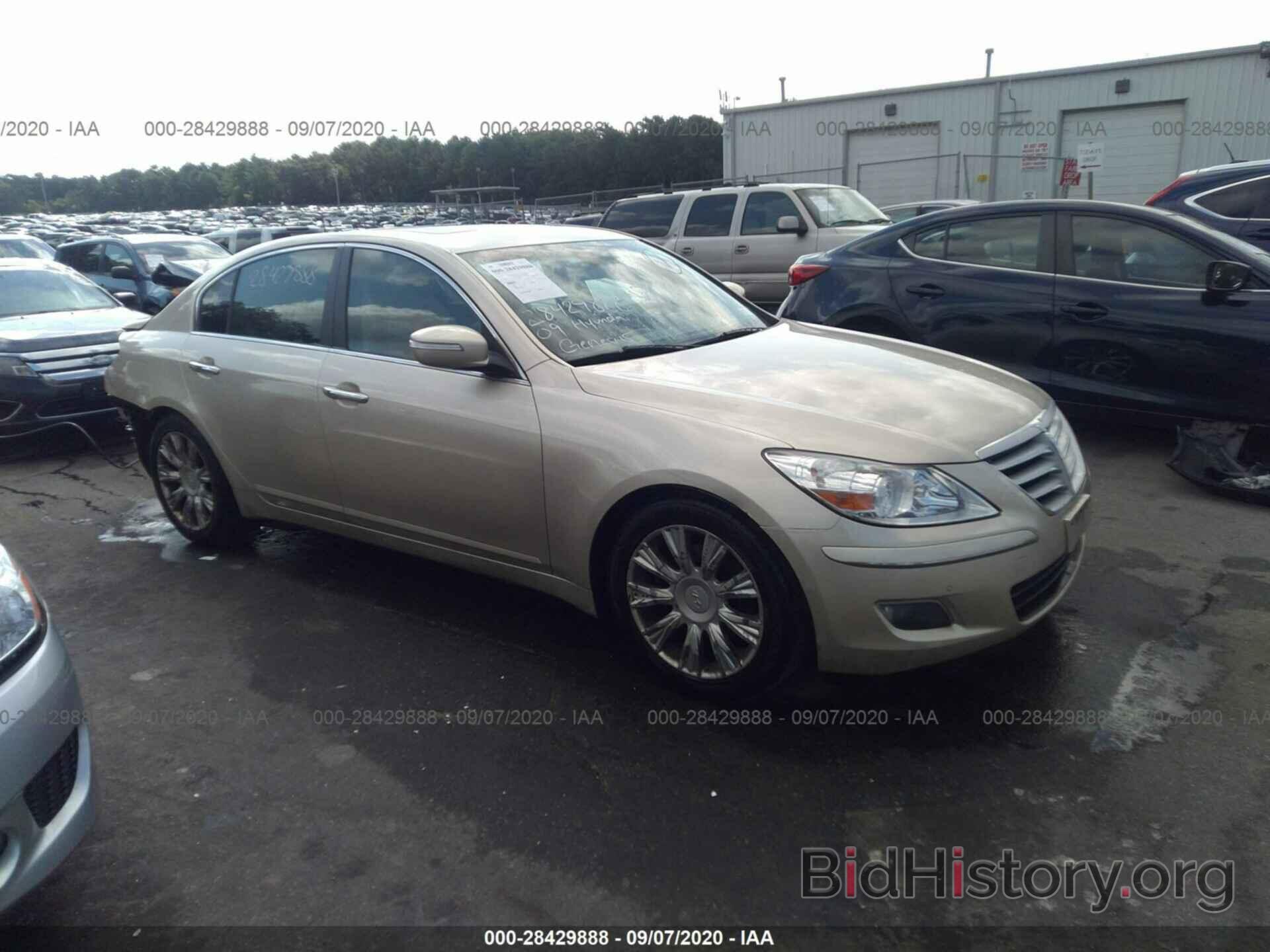 Photo KMHGC46E19U026561 - HYUNDAI GENESIS 2009