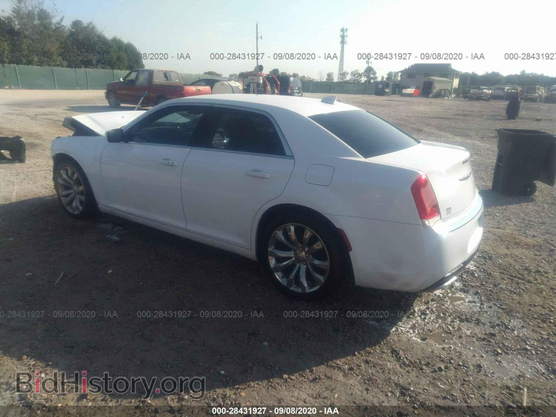 2016 CHRYSLER 300 - VIN: 2C3CCAAGXGH358237 - Фото 3