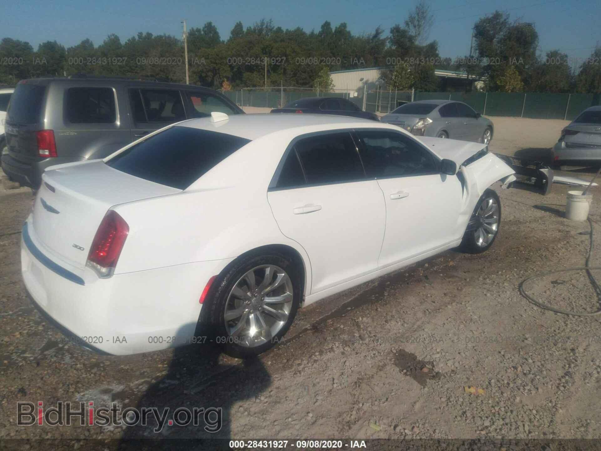 2016 CHRYSLER 300 - VIN: 2C3CCAAGXGH358237 - Фото 4