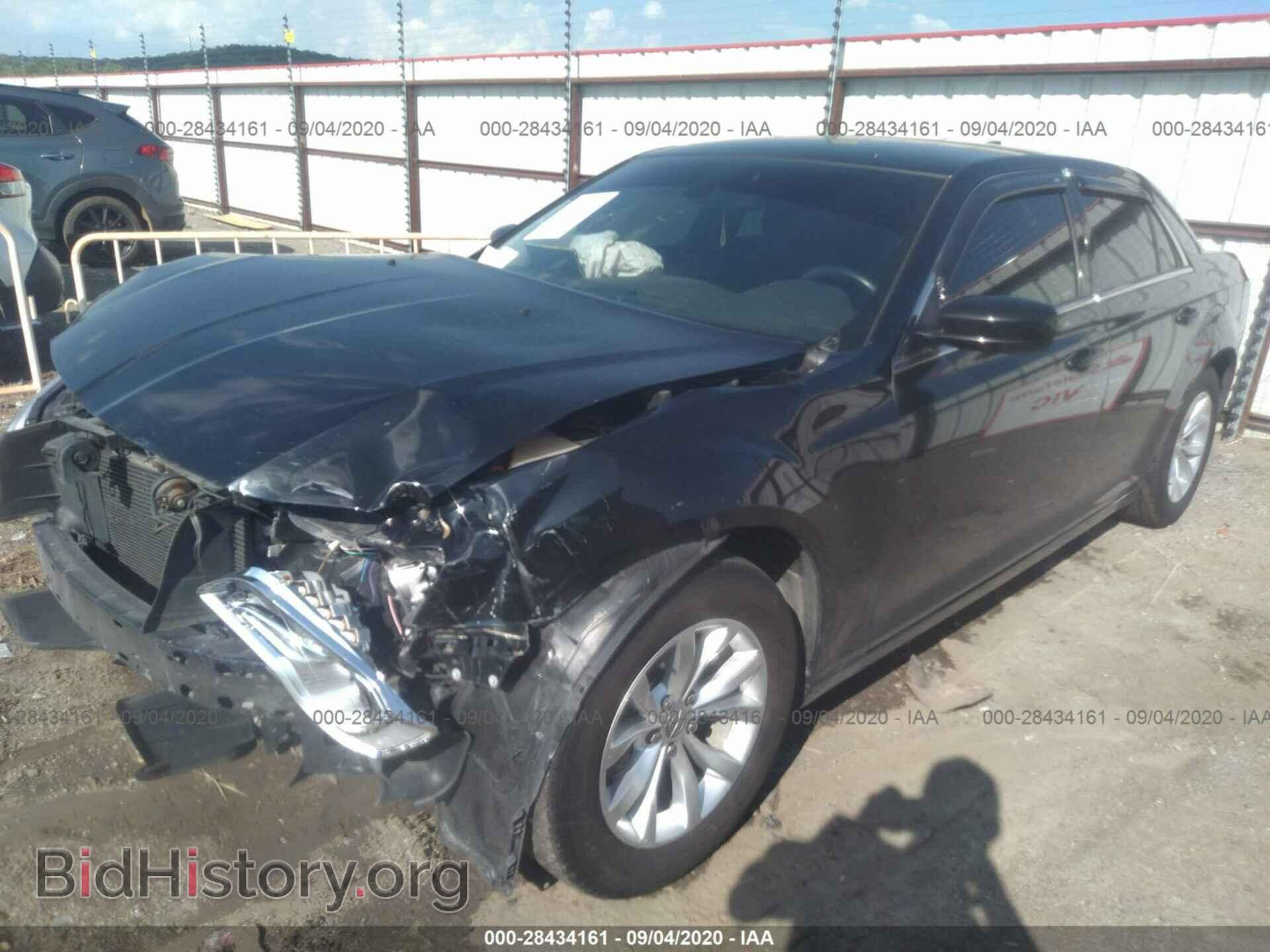2015 CHRYSLER 300 - VIN: 2C3CCAAG7FH864252 - Фото 2