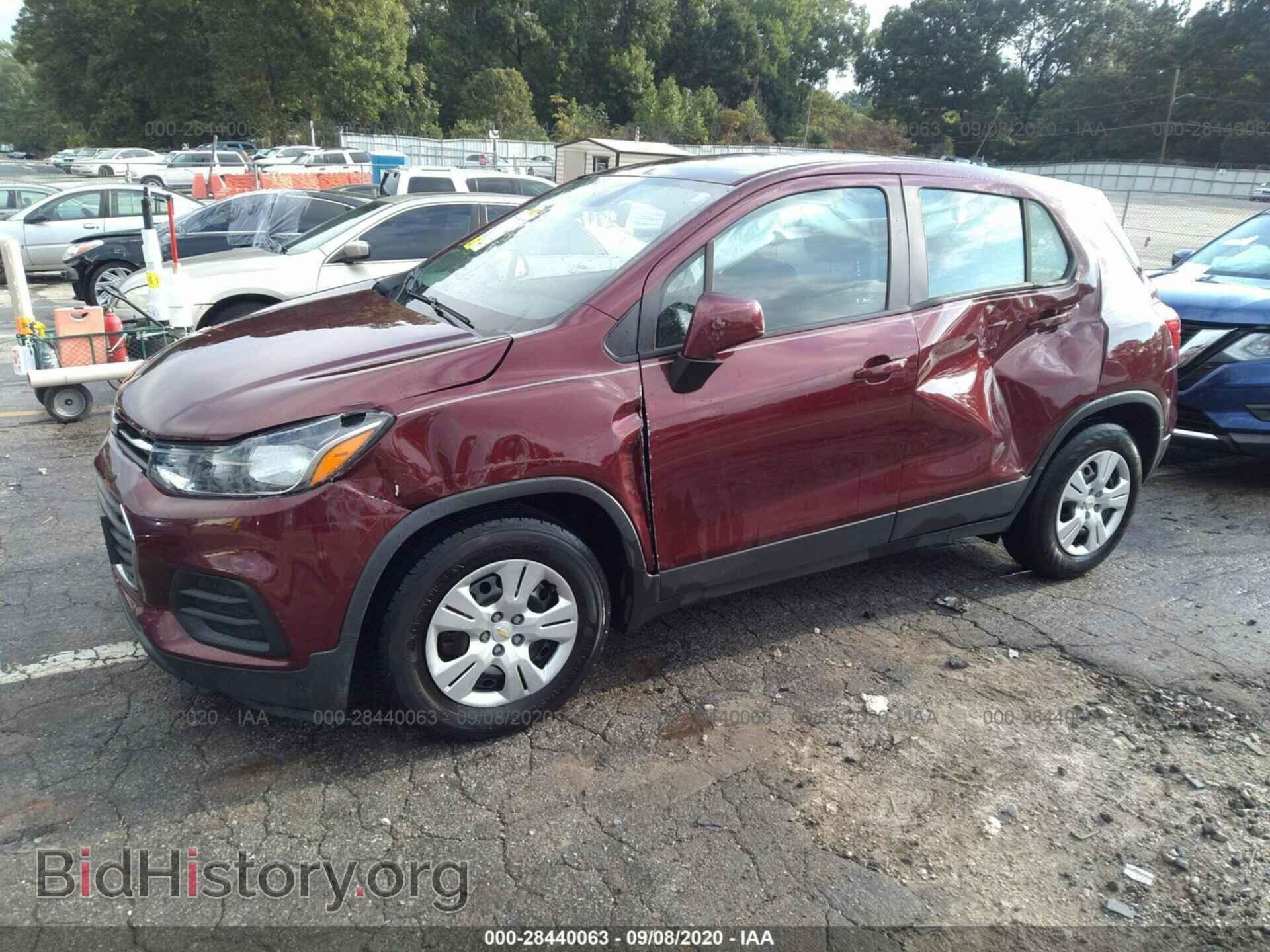 2017 CHEVROLET TRAX - VIN: 3GNCJKSB3HL184456 - Фото 2