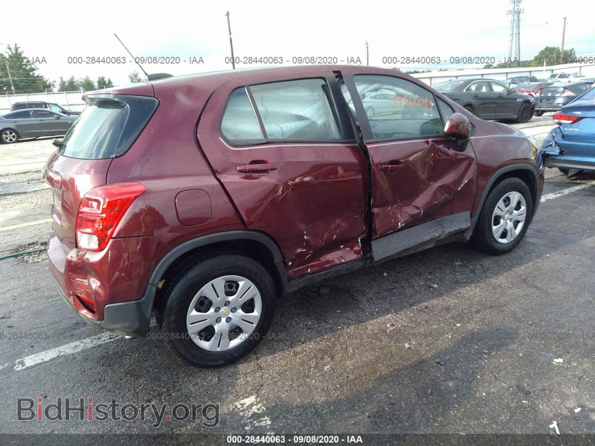 2017 CHEVROLET TRAX - VIN: 3GNCJKSB3HL184456 - Фото 4