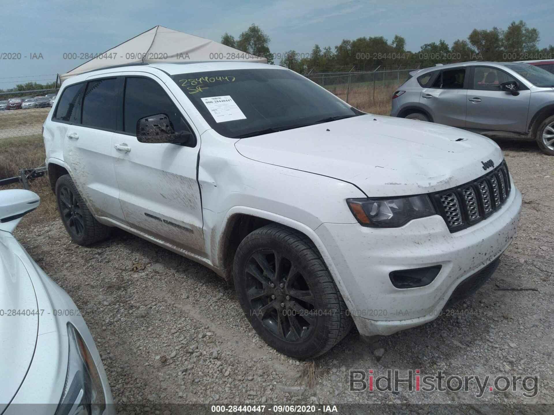 Photo 1C4RJEAG8JC361862 - JEEP GRAND CHEROKEE 2018