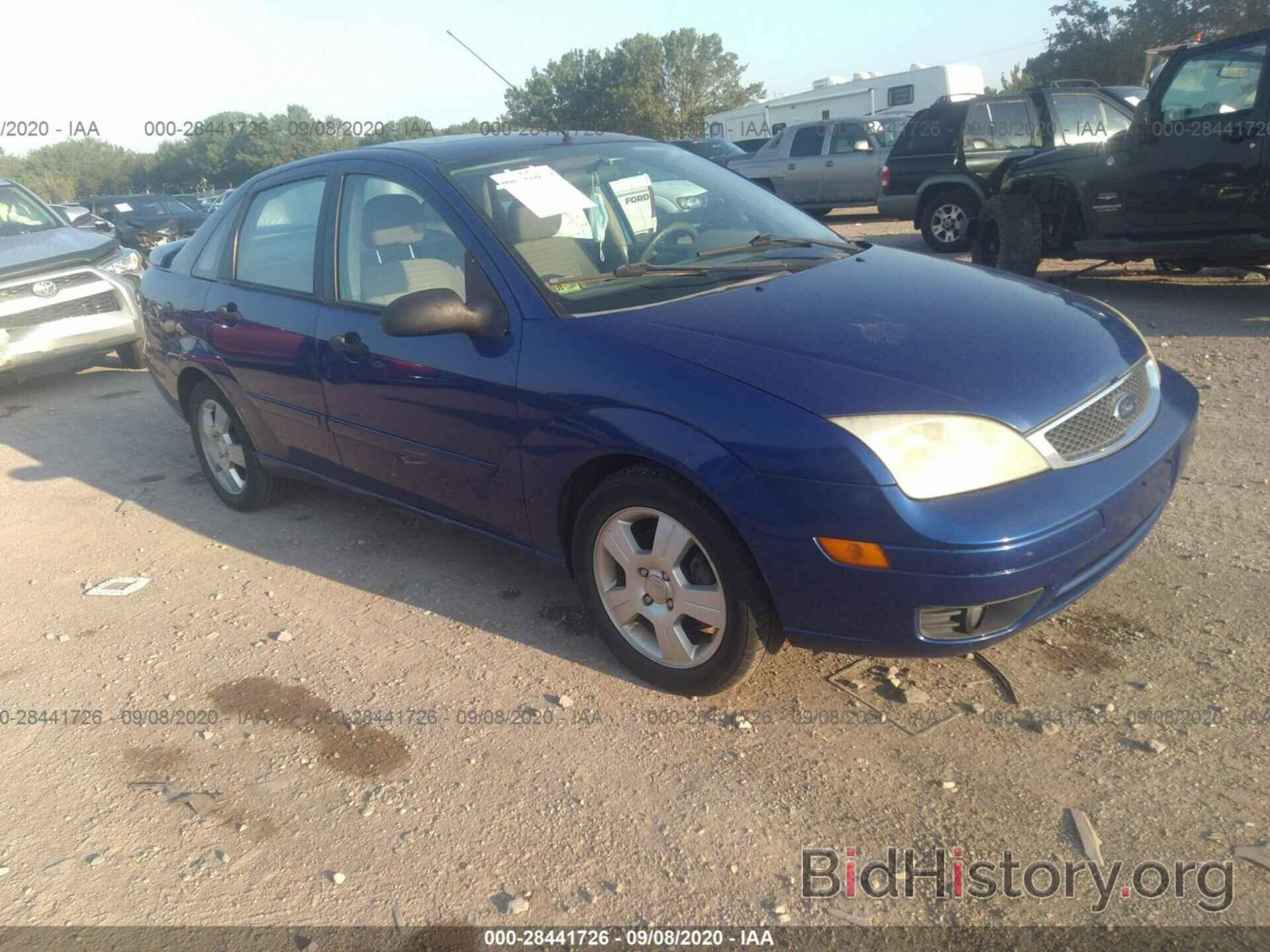 Photo 1FAHP34N65W220954 - FORD FOCUS 2005