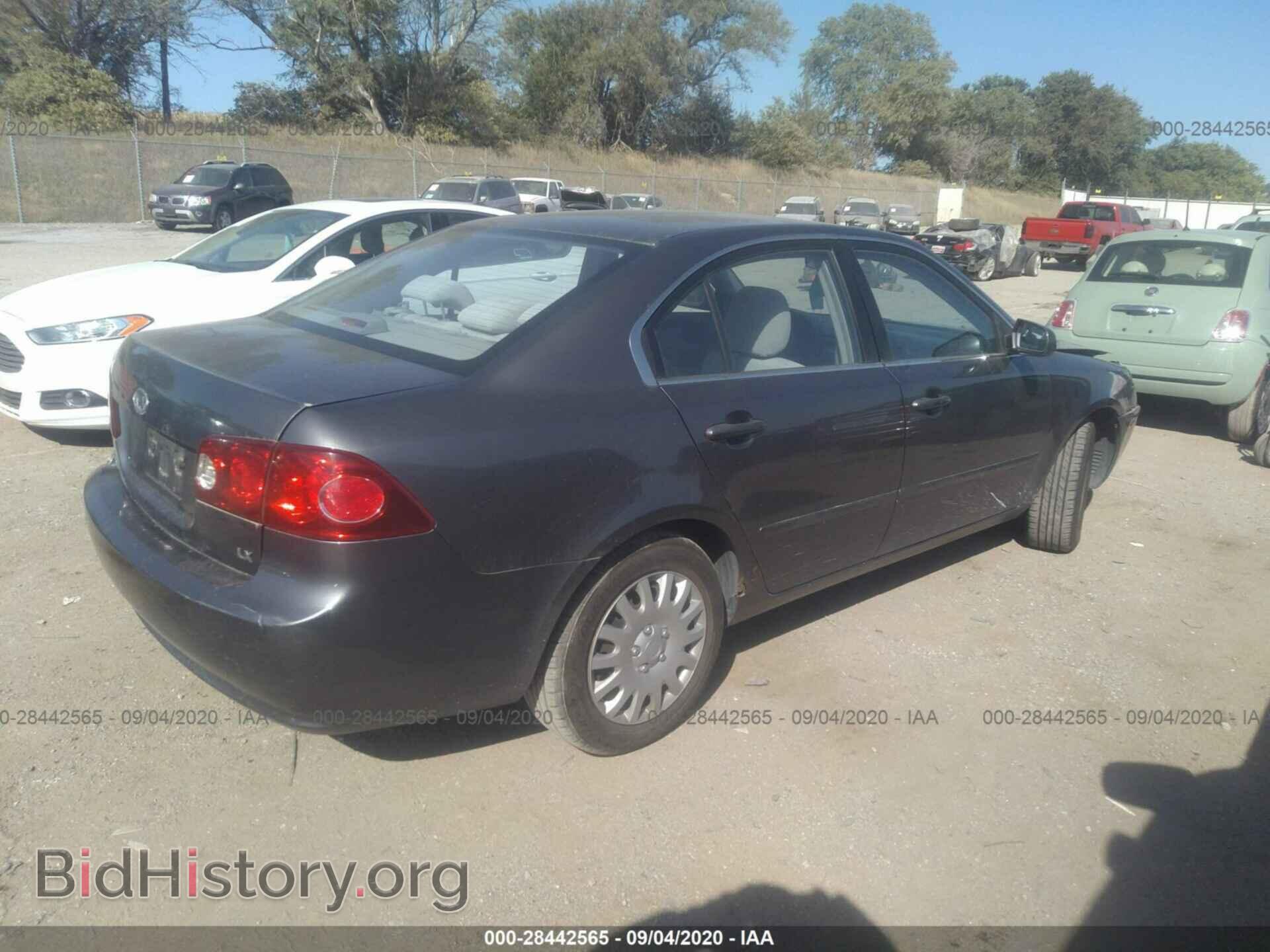 2006 KIA OPTIMA - VIN: KNAGE123565055968 - Фото 4