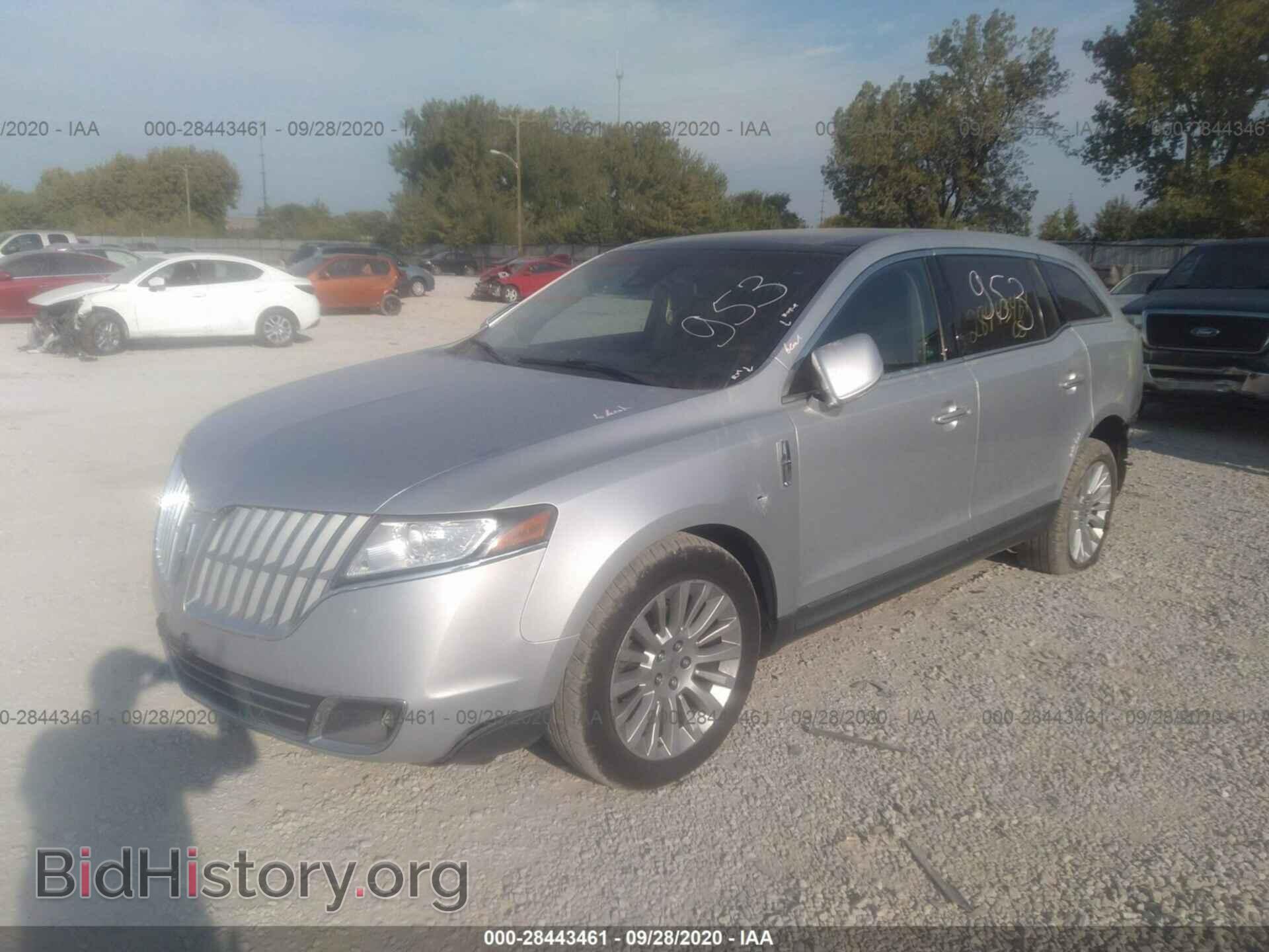 2010 LINCOLN MKT - VIN: 2LMHJ5AR0ABJ17751 - Фото 2