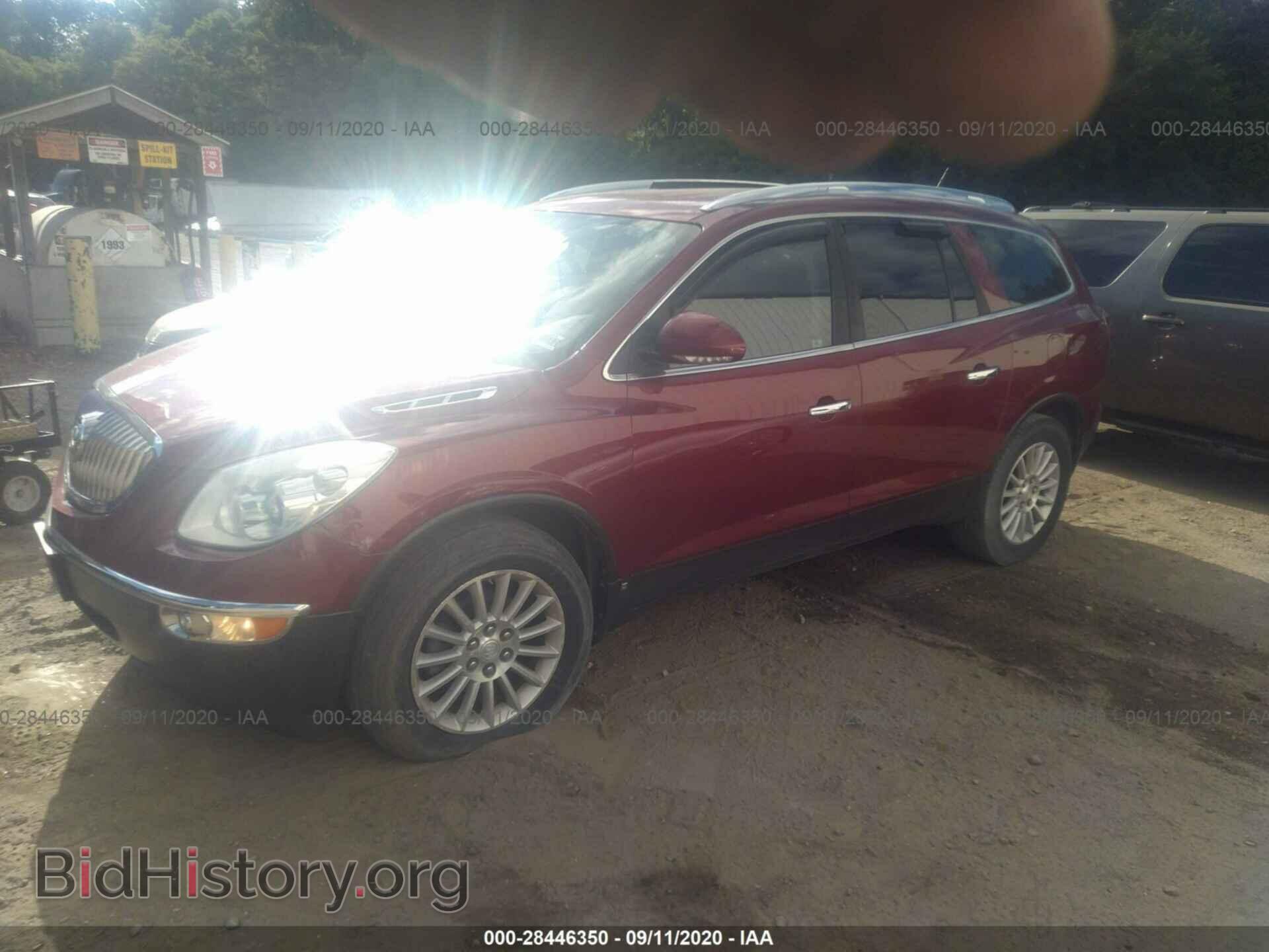2008 BUICK ENCLAVE - VIN: 5GAEV23768J121490 - Фото 2
