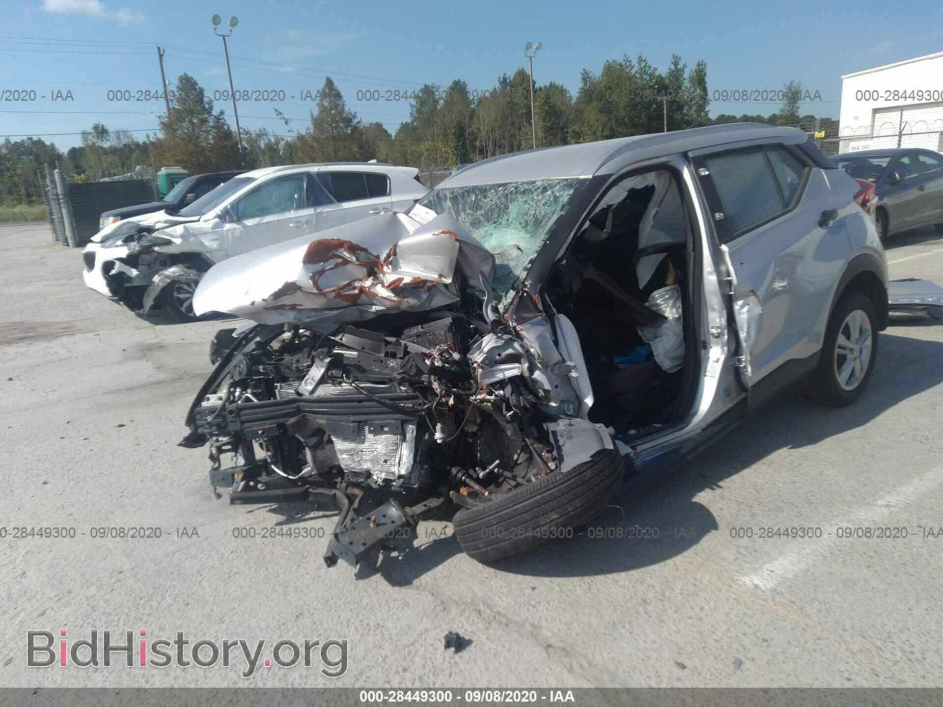 2019 NISSAN KICKS - VIN: 3N1CP5CU3KL540696 - Фото 2