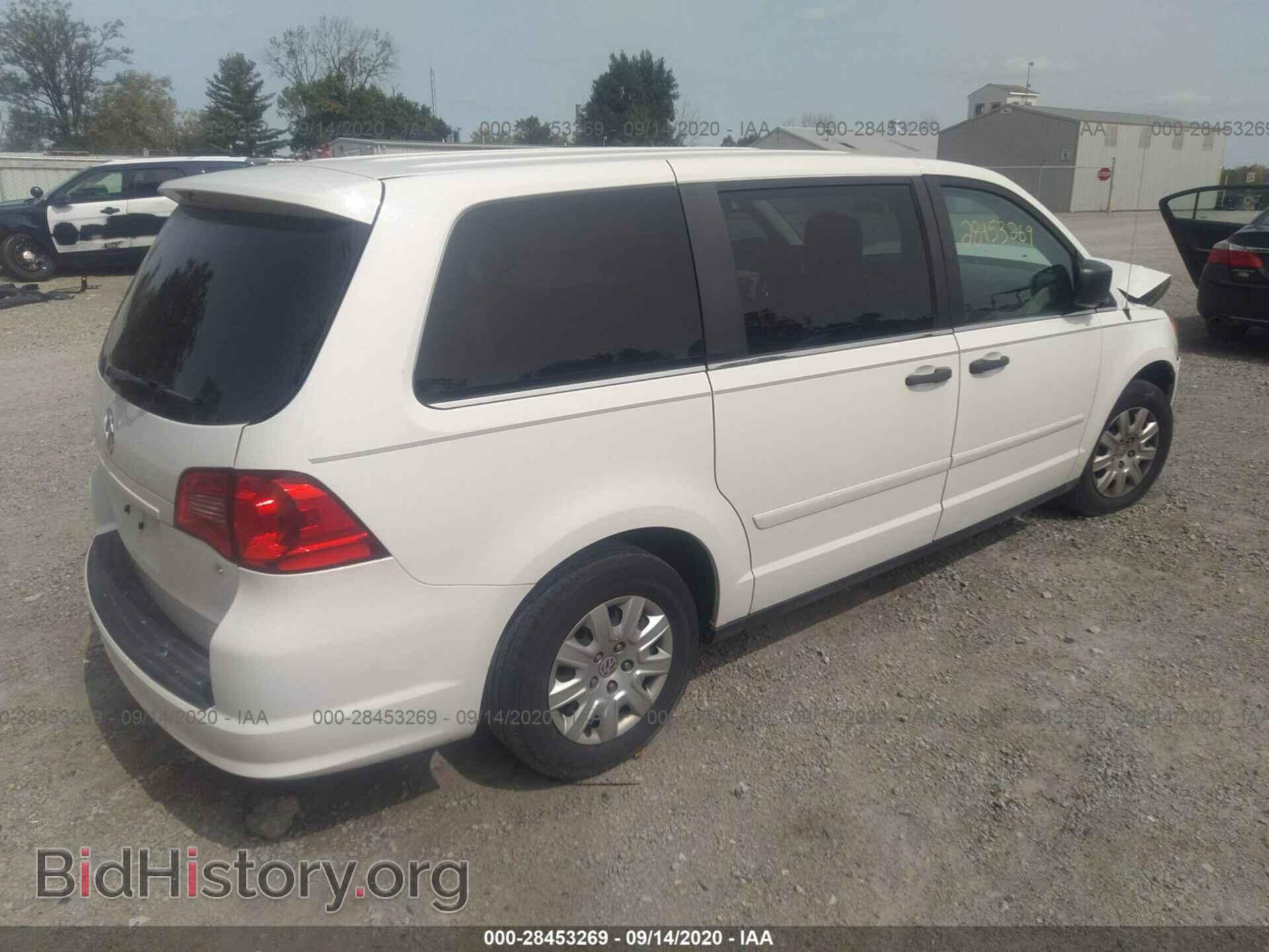 2011 VOLKSWAGEN ROUTAN - VIN: 2V4RW4DG2BR641881 - Фото 4