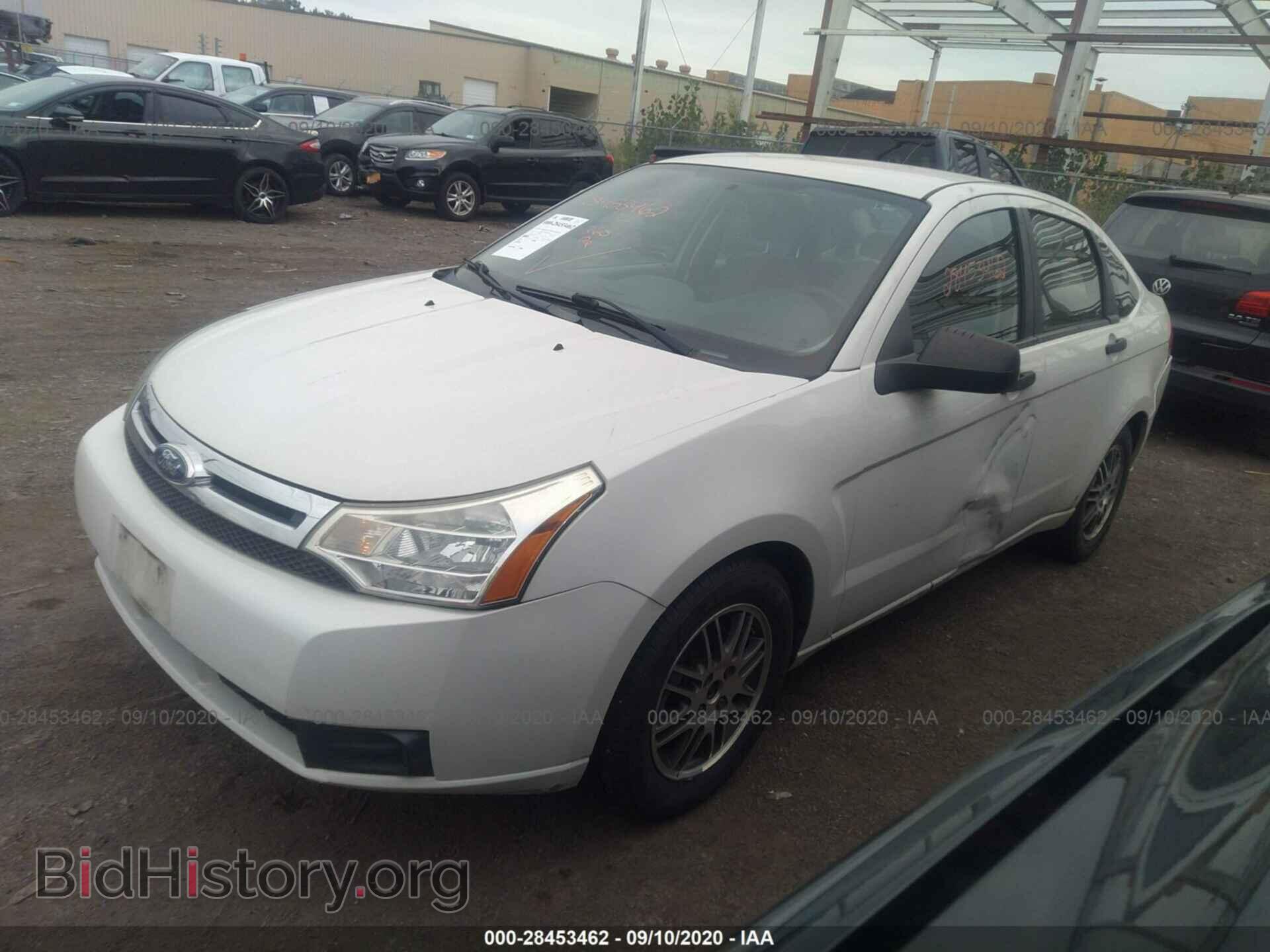 2011 FORD FOCUS - VIN: 1FAHP3EN2BW168510 - Фото 2