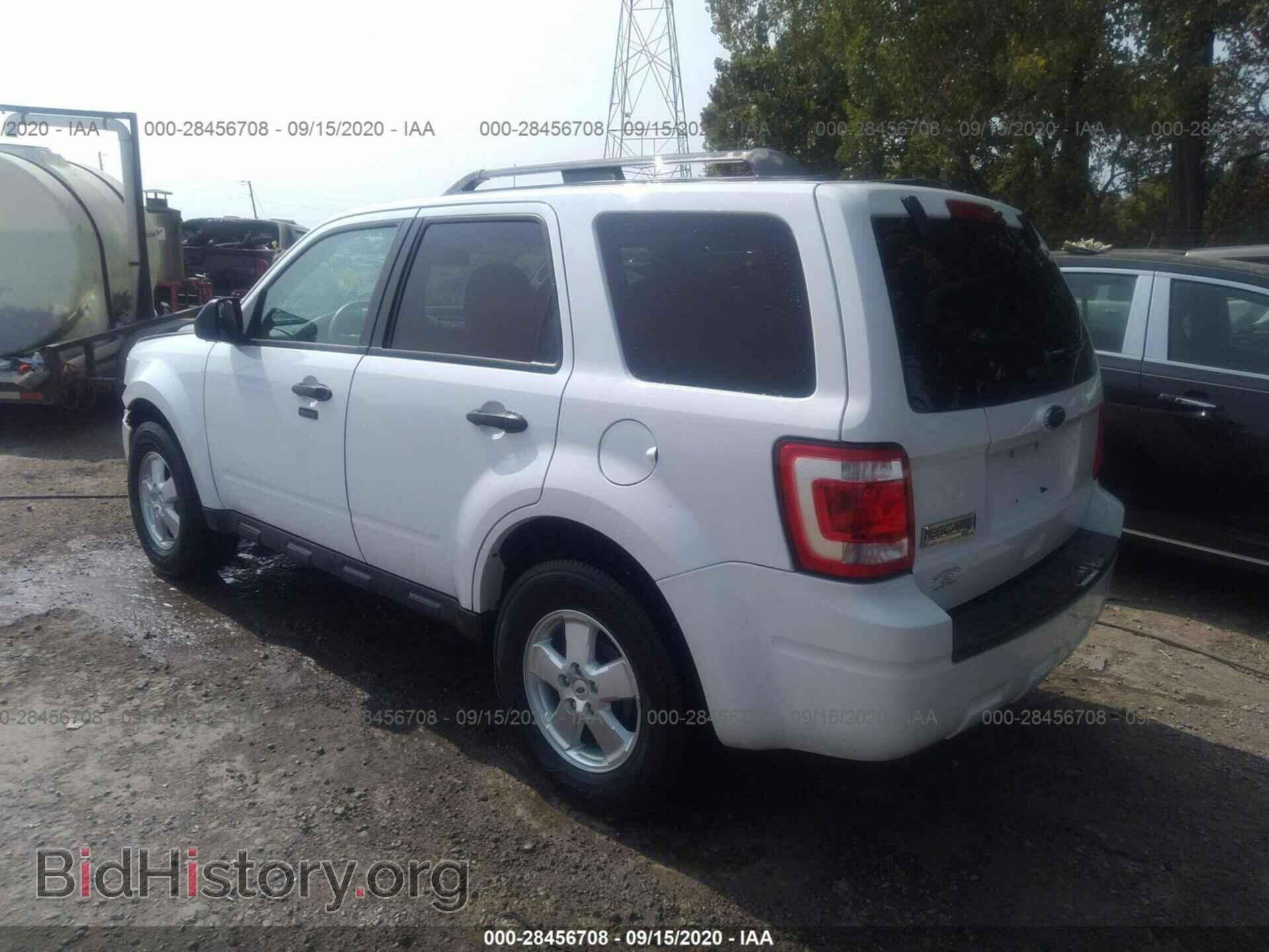 2011 FORD ESCAPE - VIN: 1FMCU0D78BKC12852 - Photo 3