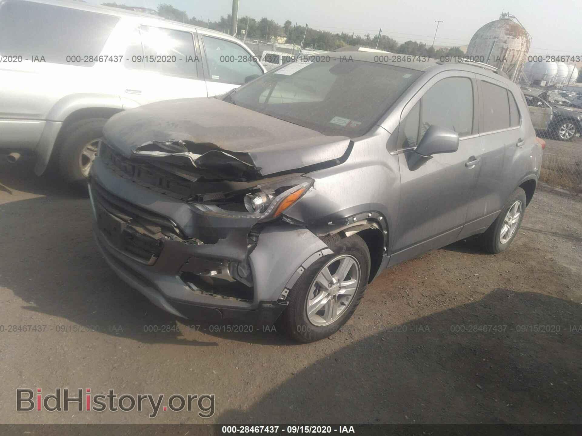 2020 CHEVROLET TRAX - VIN: 3GNCJPSB8LL112335 - Фото 2
