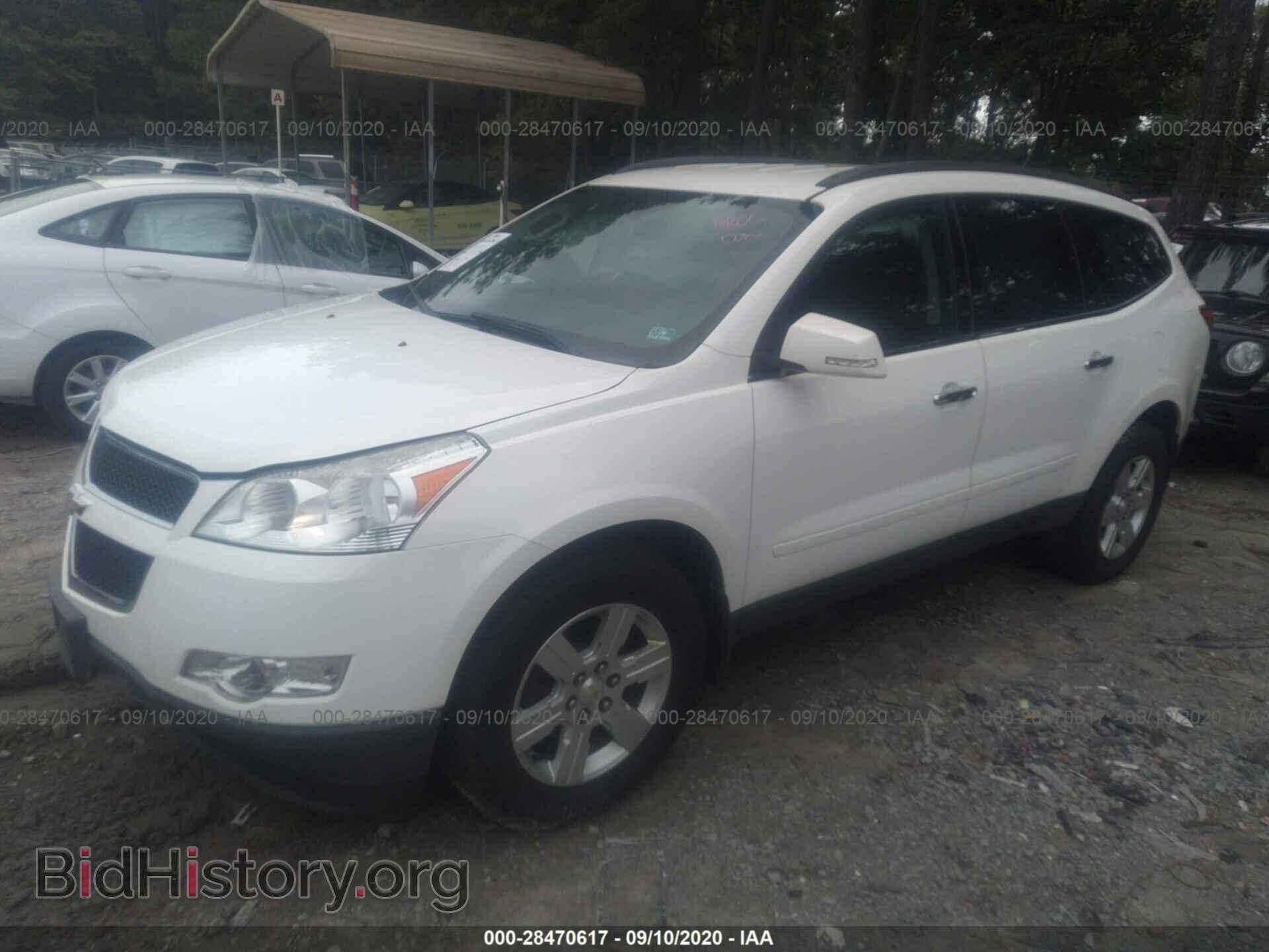 2012 CHEVROLET TRAVERSE - VIN: 1GNKVGEDXCJ126421 - Фото 2