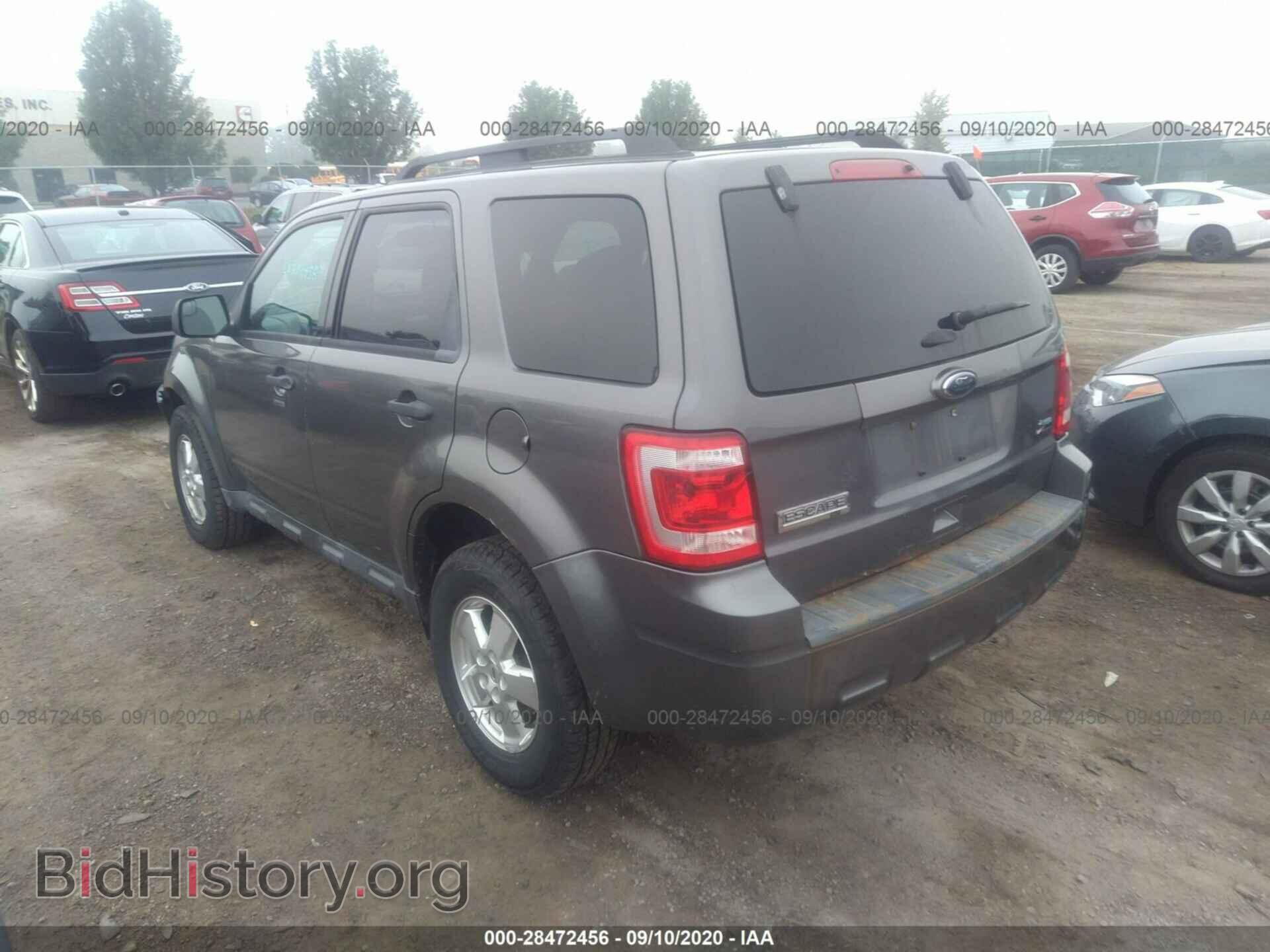 2011 FORD ESCAPE - VIN: 1FMCU9DG0BKB74120 - Фото 3