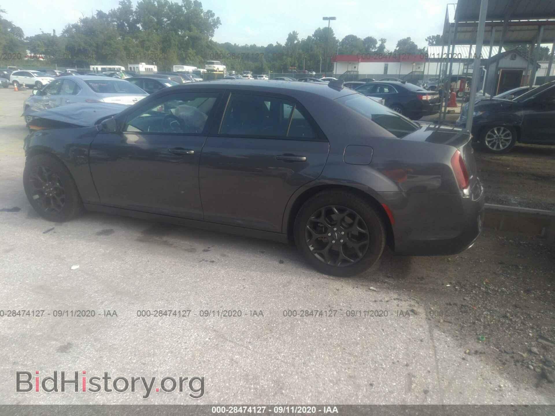 2019 CHRYSLER 300 - VIN: 2C3CCARG5KH566488 - Фото 3