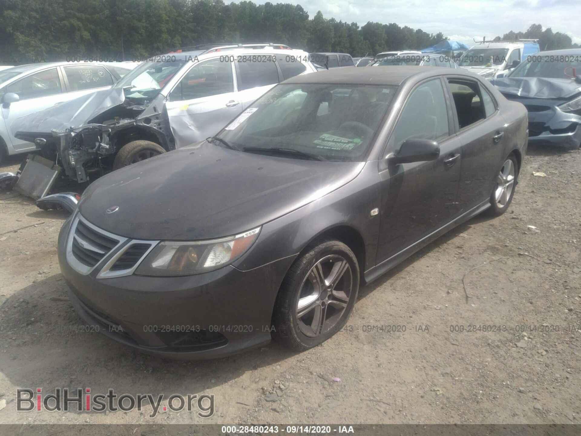 2011 SAAB 9-3 - VIN: YS3FA4BY7B1300450 - Photo 2
