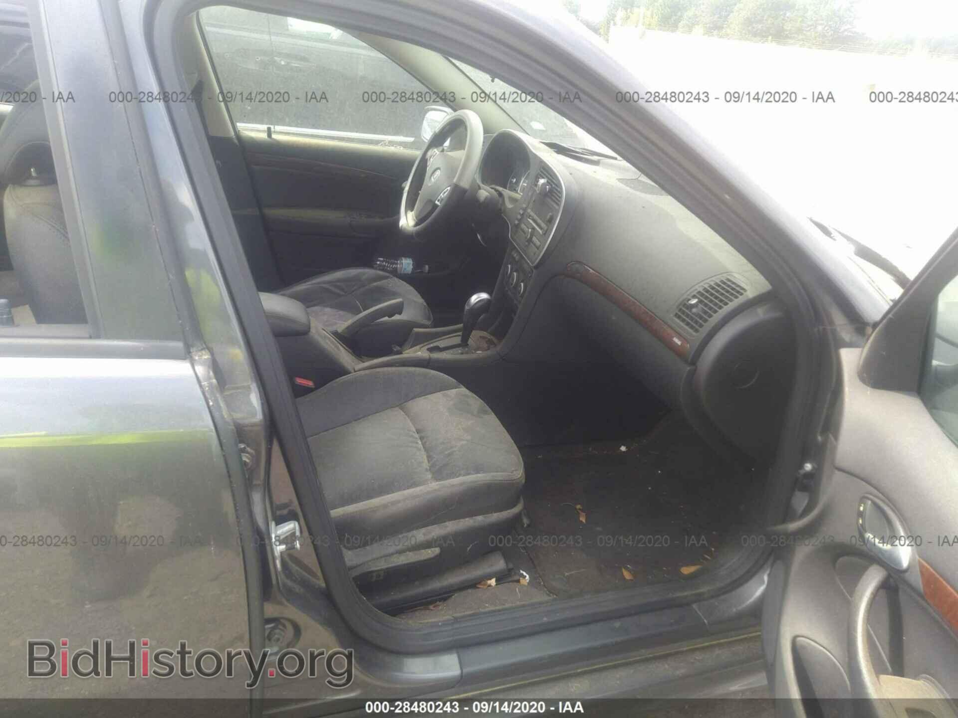 2011 SAAB 9-3 - VIN: YS3FA4BY7B1300450 - Photo 5