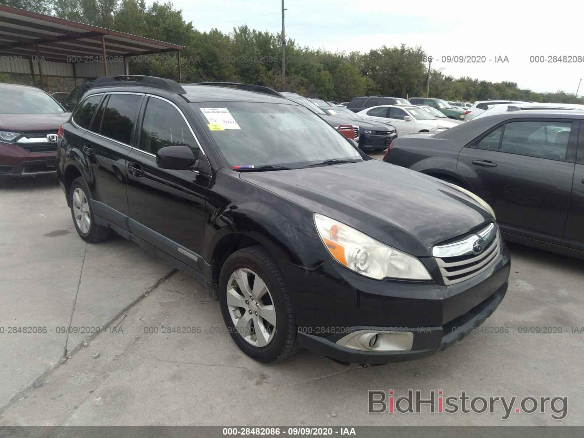 Photo 4S4BRBGC2B3397637 - SUBARU OUTBACK 2011