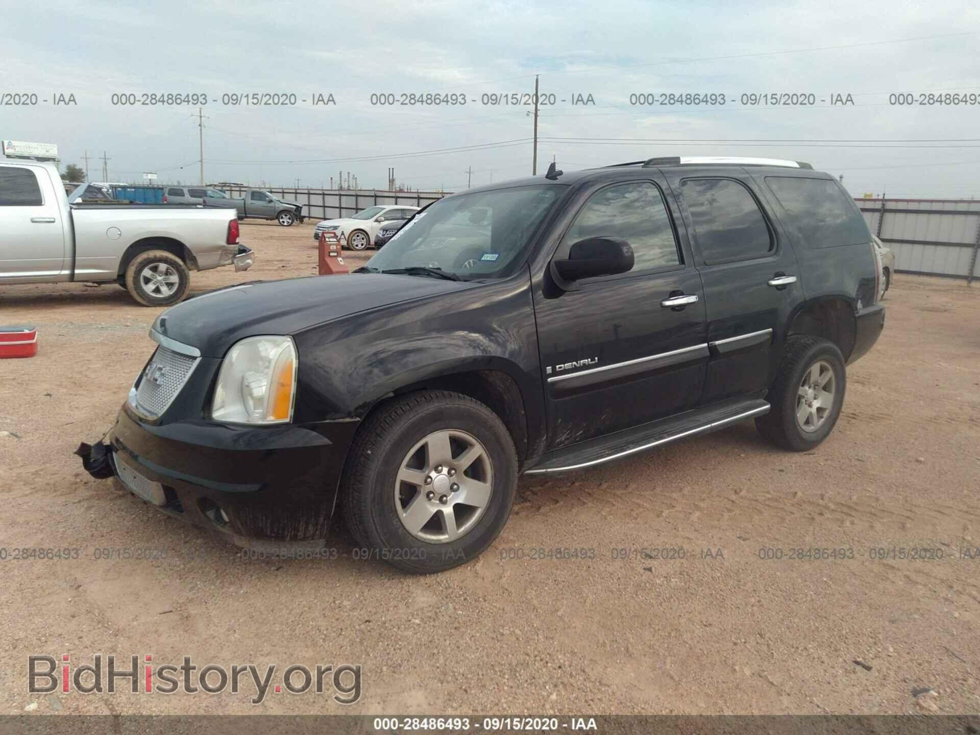 2007 GMC YUKON DENALI - VIN: 1GKFK638X7J255272 - Фото 2