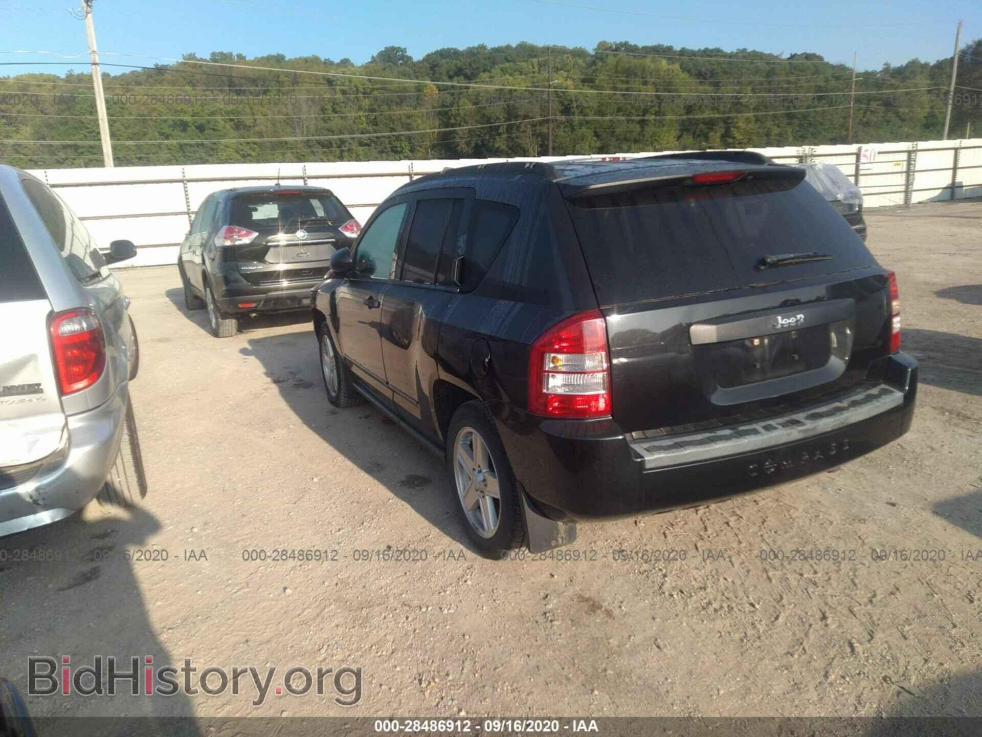 2009 JEEP COMPASS - VIN: 1J4FT47A89D140207 - Фото 3