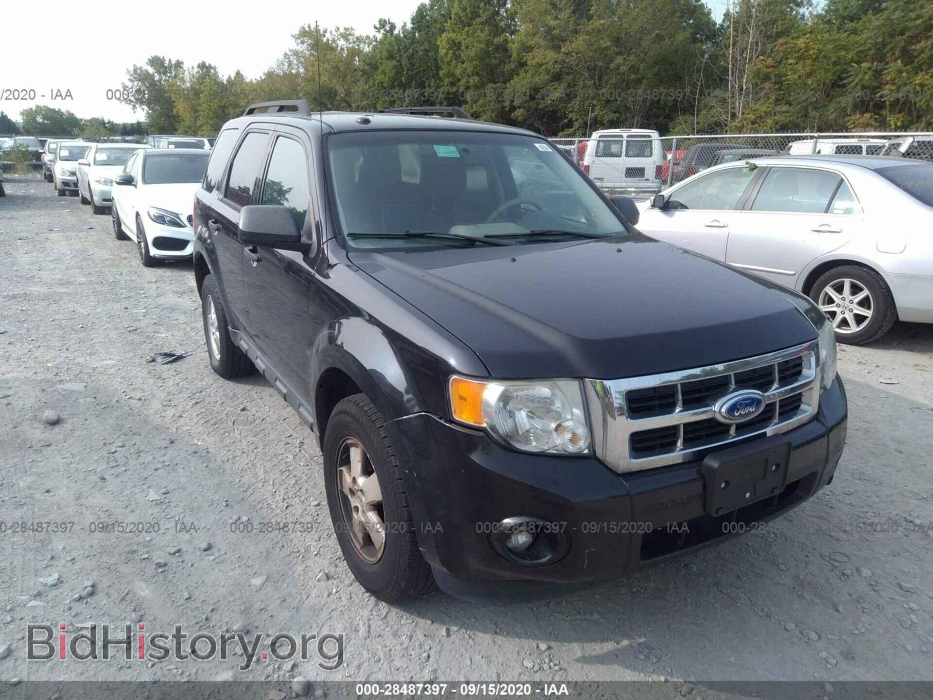 Фотография 1FMCU0D72BKC18677 - FORD ESCAPE 2011