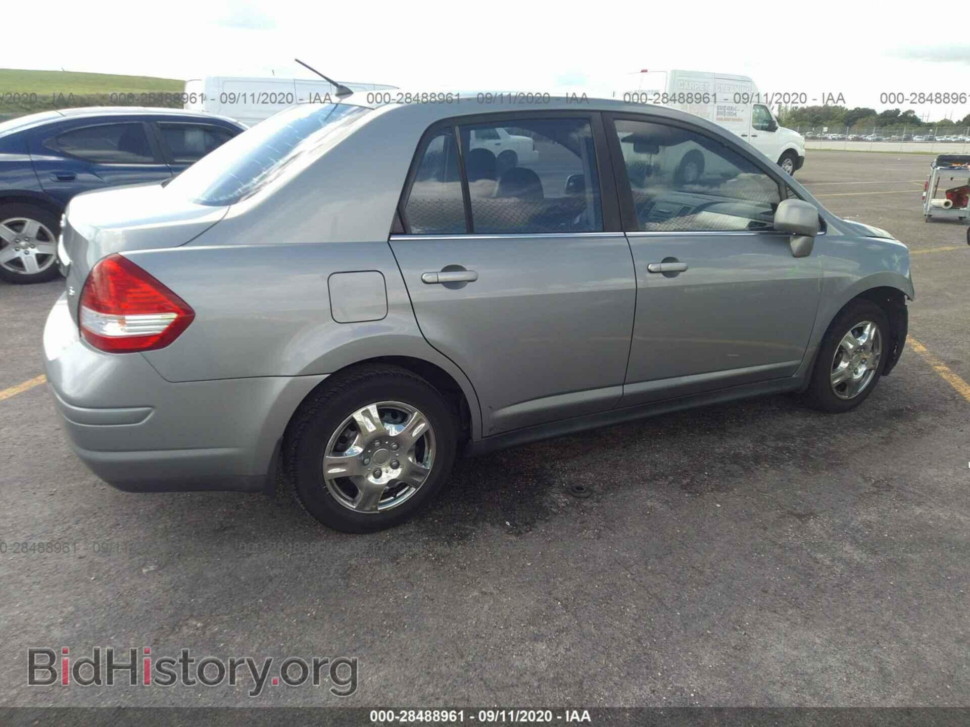 2007 NISSAN VERSA - VIN: 3N1BC11E27L460468 - Фото 4