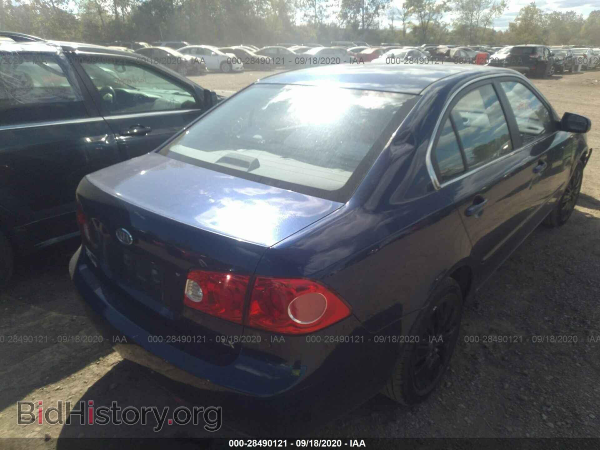 2007 KIA OPTIMA - VIN: KNAGE123475117104 - Фото 4