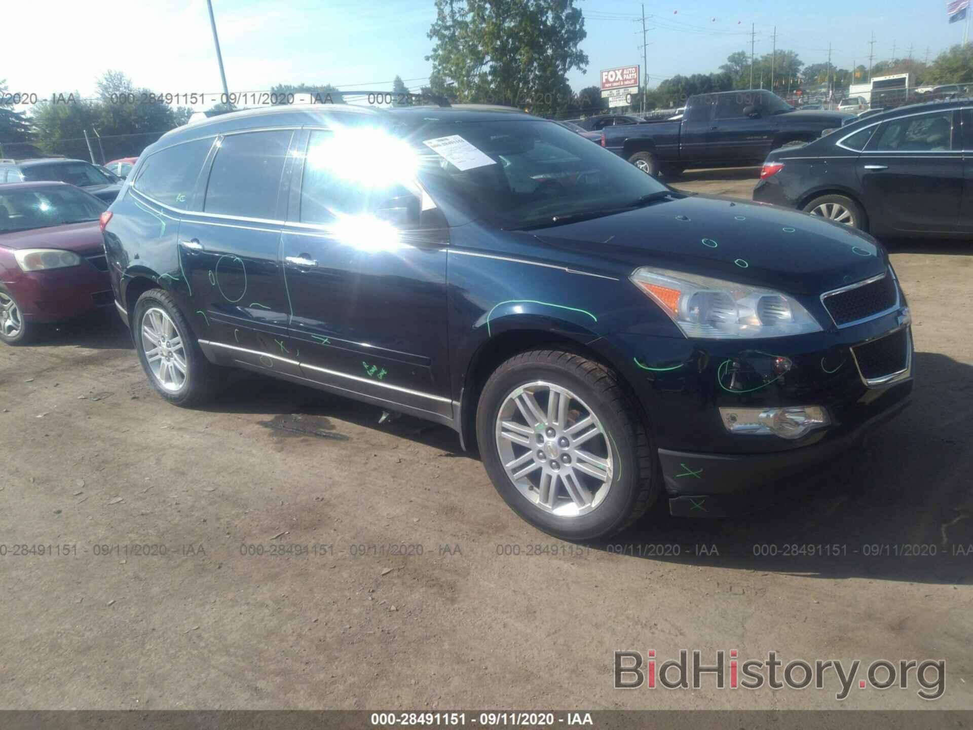 Photo 1GNKRGED9BJ390751 - CHEVROLET TRAVERSE 2011