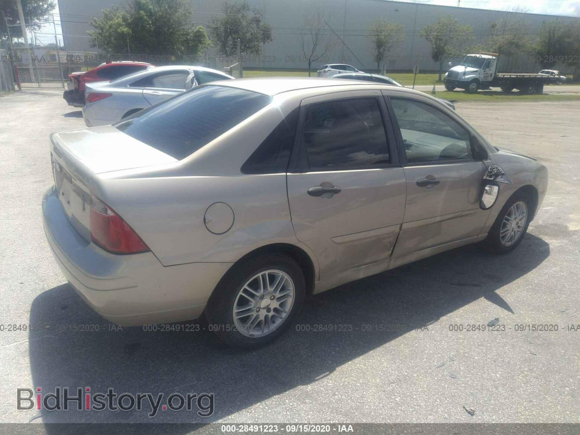 2007 FORD FOCUS - VIN: 1FAFP34N97W214592 - Фото 4