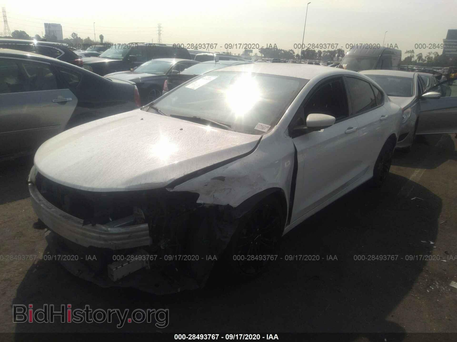 2015 CHRYSLER 200 - VIN: 1C3CCCDG4FN601604 - Фото 2