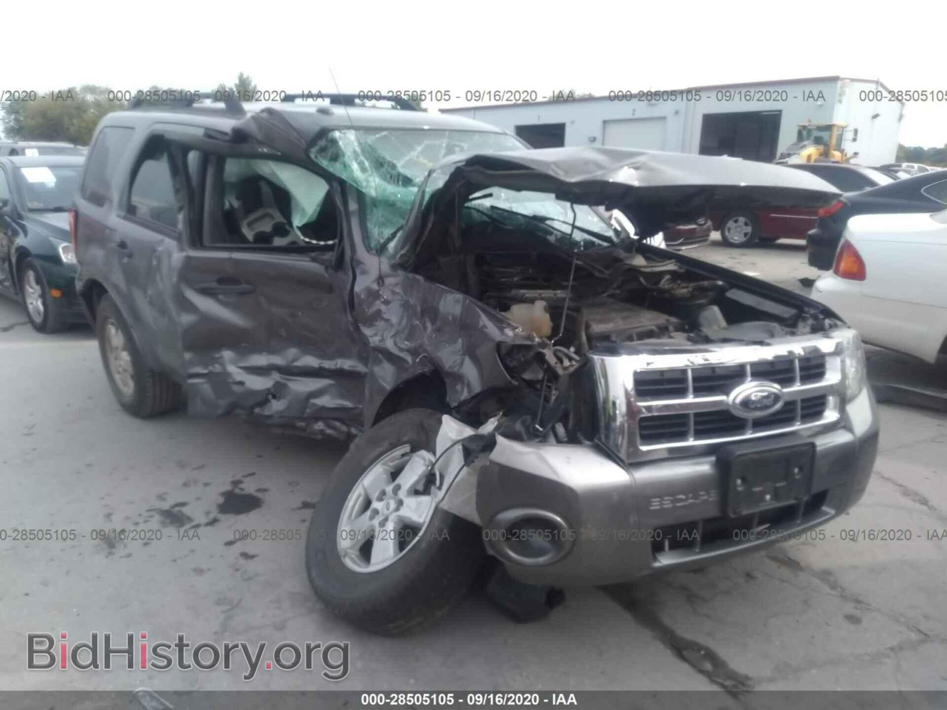 Фотография 1FMCU0DG2BKC61819 - FORD ESCAPE 2011