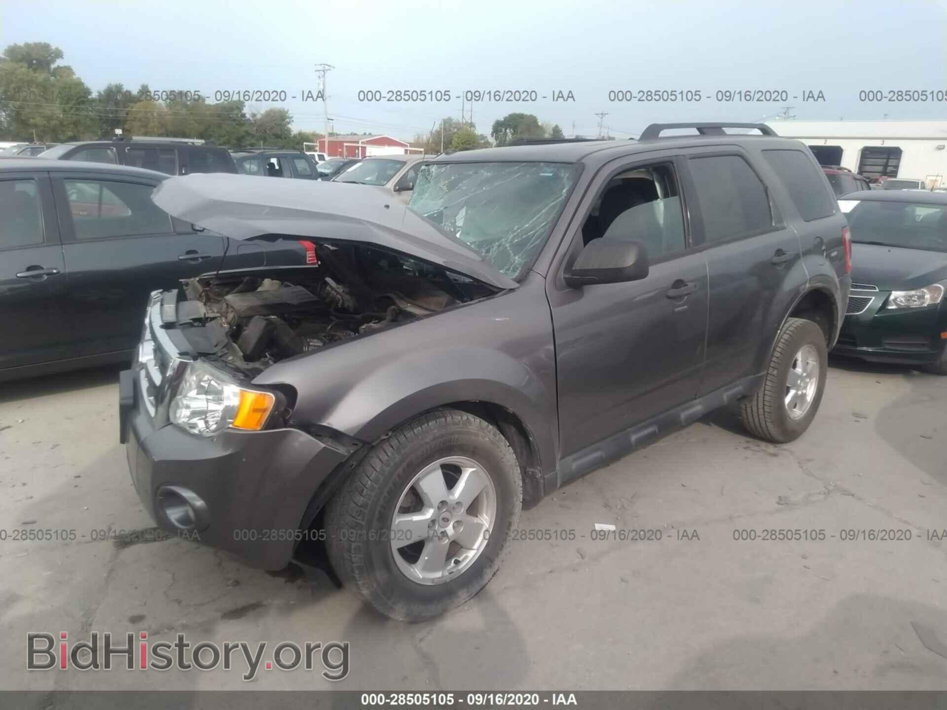 2011 FORD ESCAPE - VIN: 1FMCU0DG2BKC61819 - Фото 2