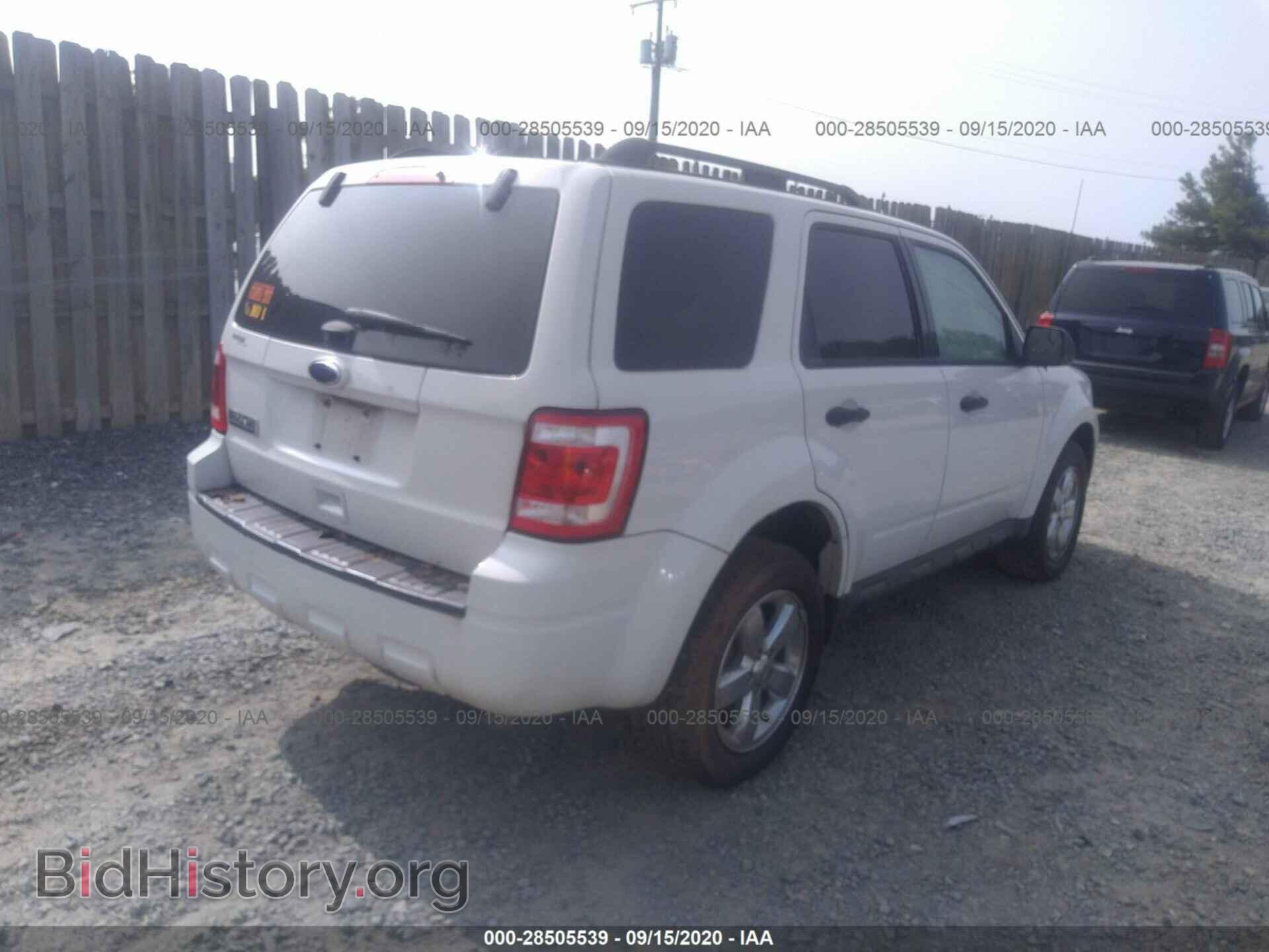 2011 FORD ESCAPE - VIN: 1FMCU9D79BKB70812 - Фото 4