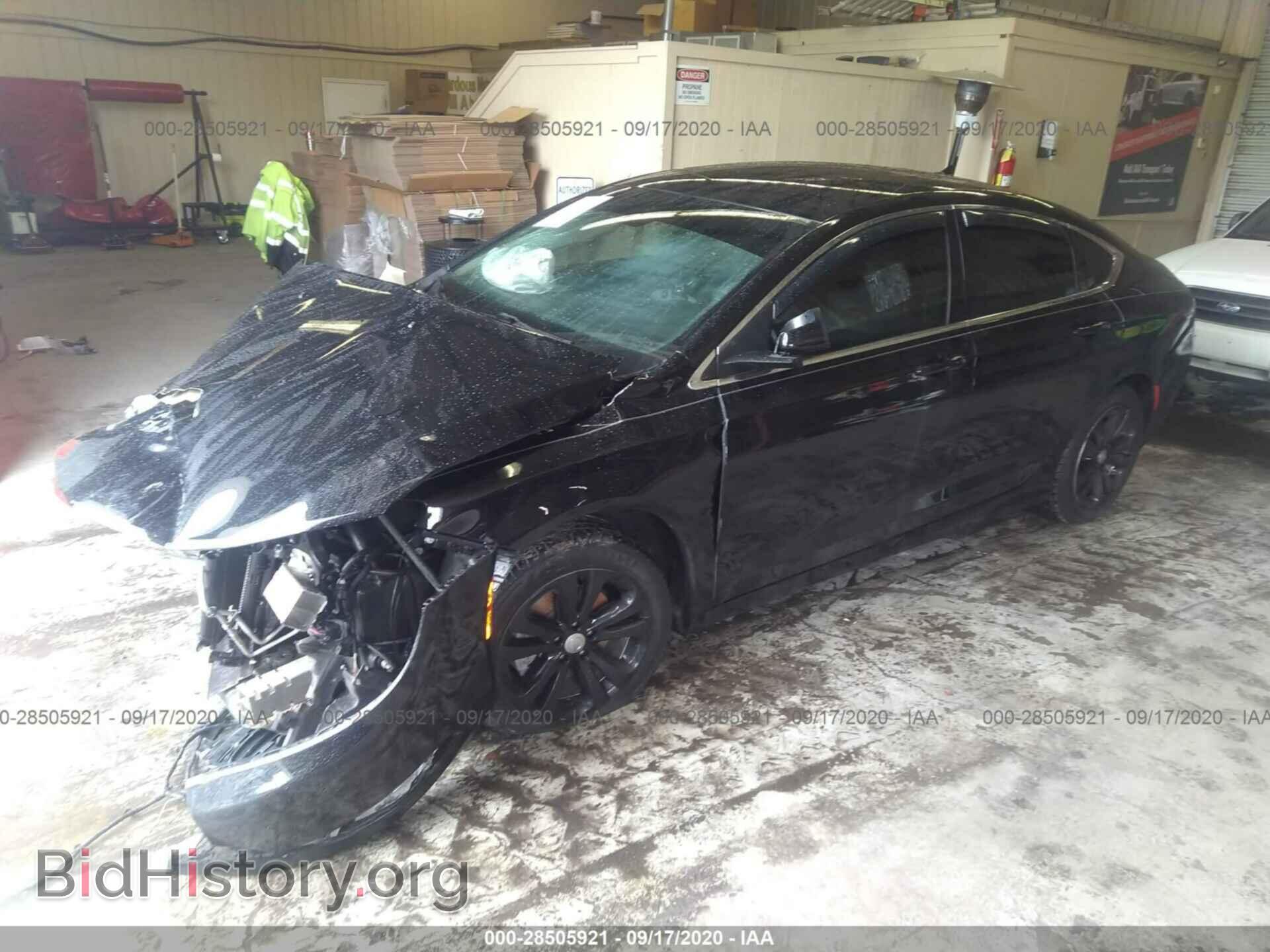 2016 CHRYSLER 200 - VIN: 1C3CCCAB1GN195632 - Фото 2